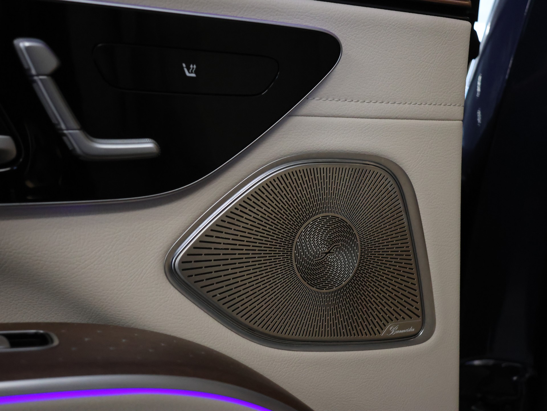 MERCEDES-BENZ EQS SUV 580 4Matic *SODALITE-BLUE*-image-36