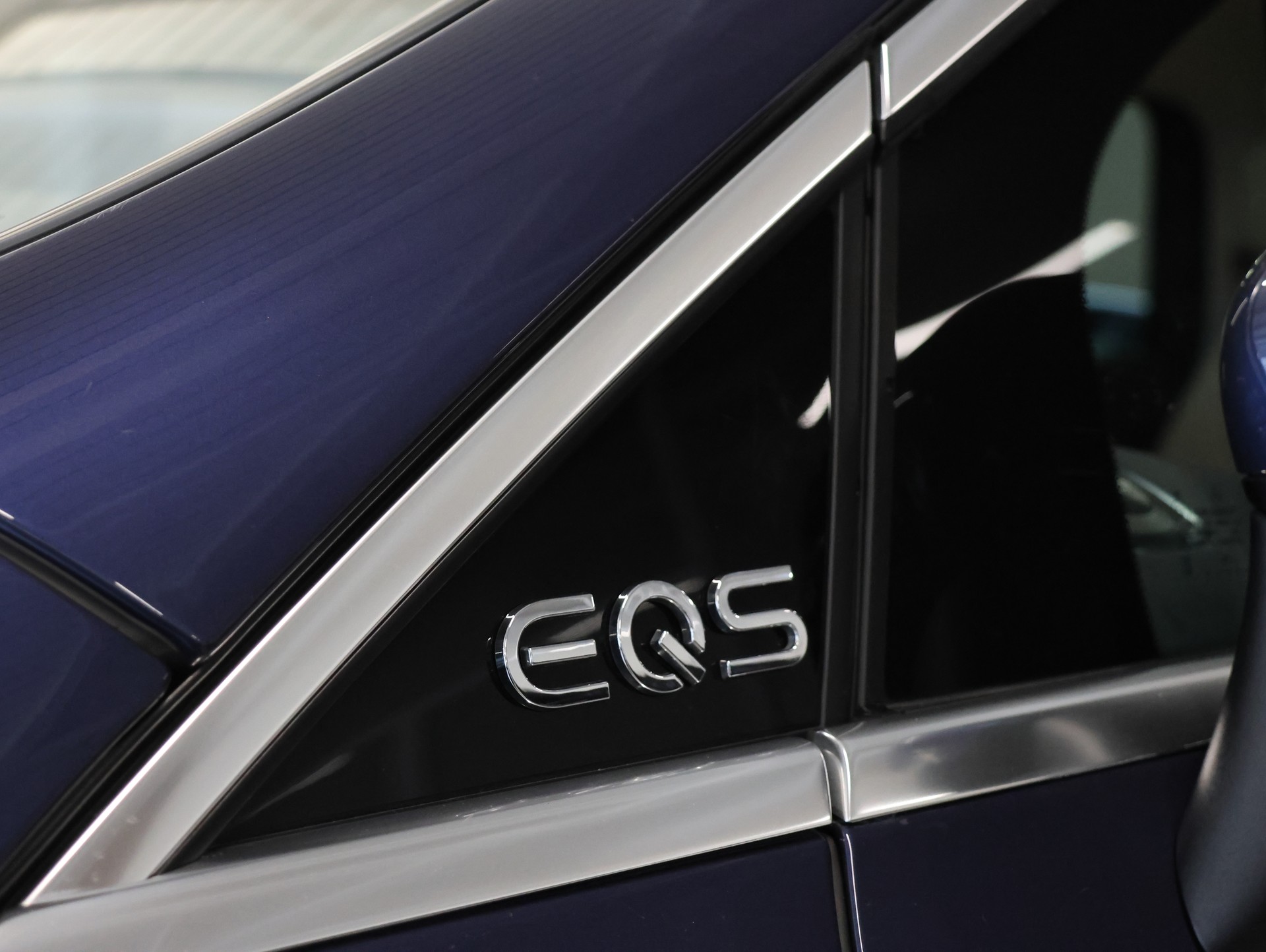 MERCEDES-BENZ EQS SUV 580 4Matic *SODALITE-BLUE*-image-12