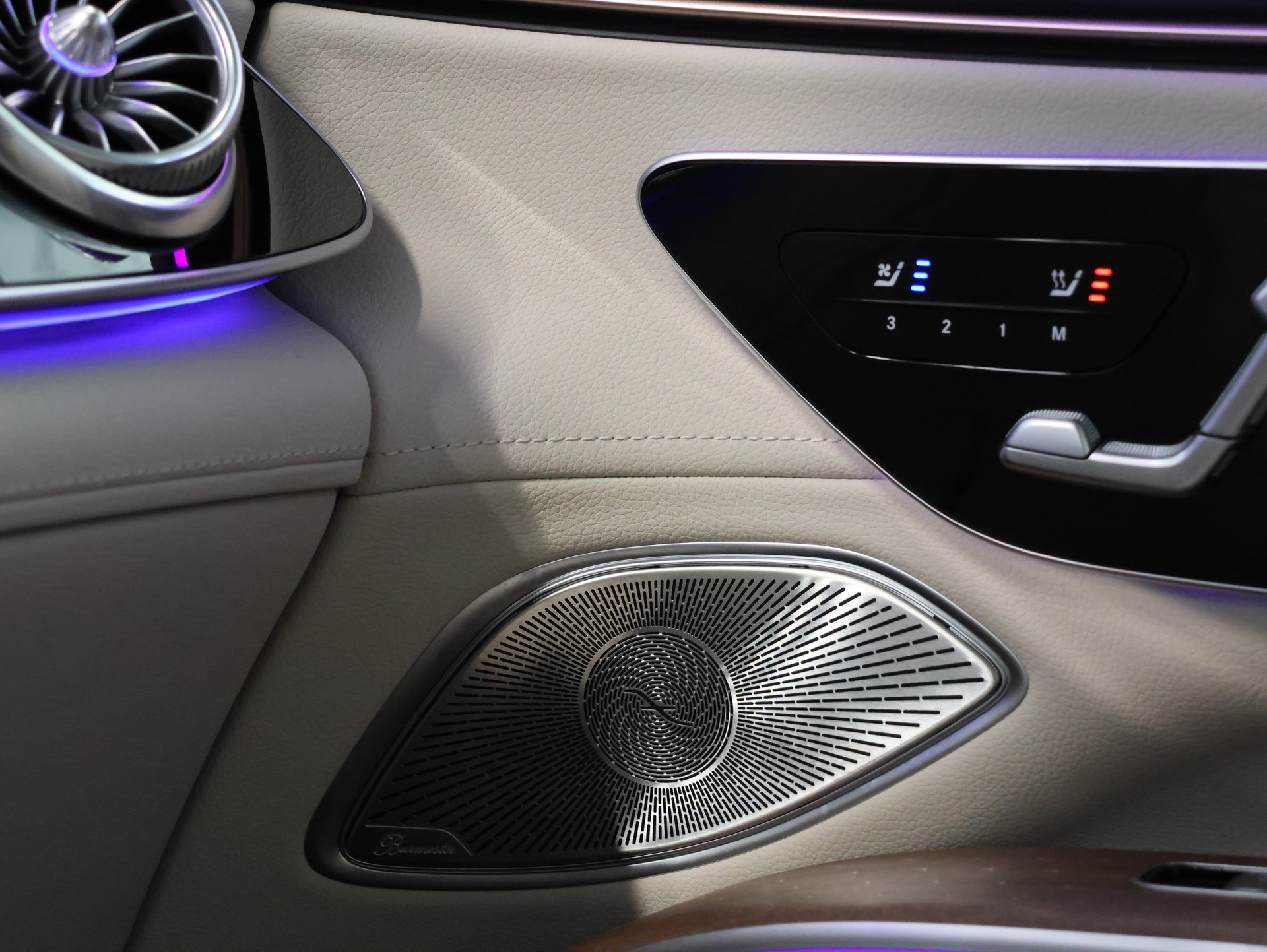MERCEDES-BENZ EQS SUV 580 4Matic *SODALITE-BLUE*-image-27