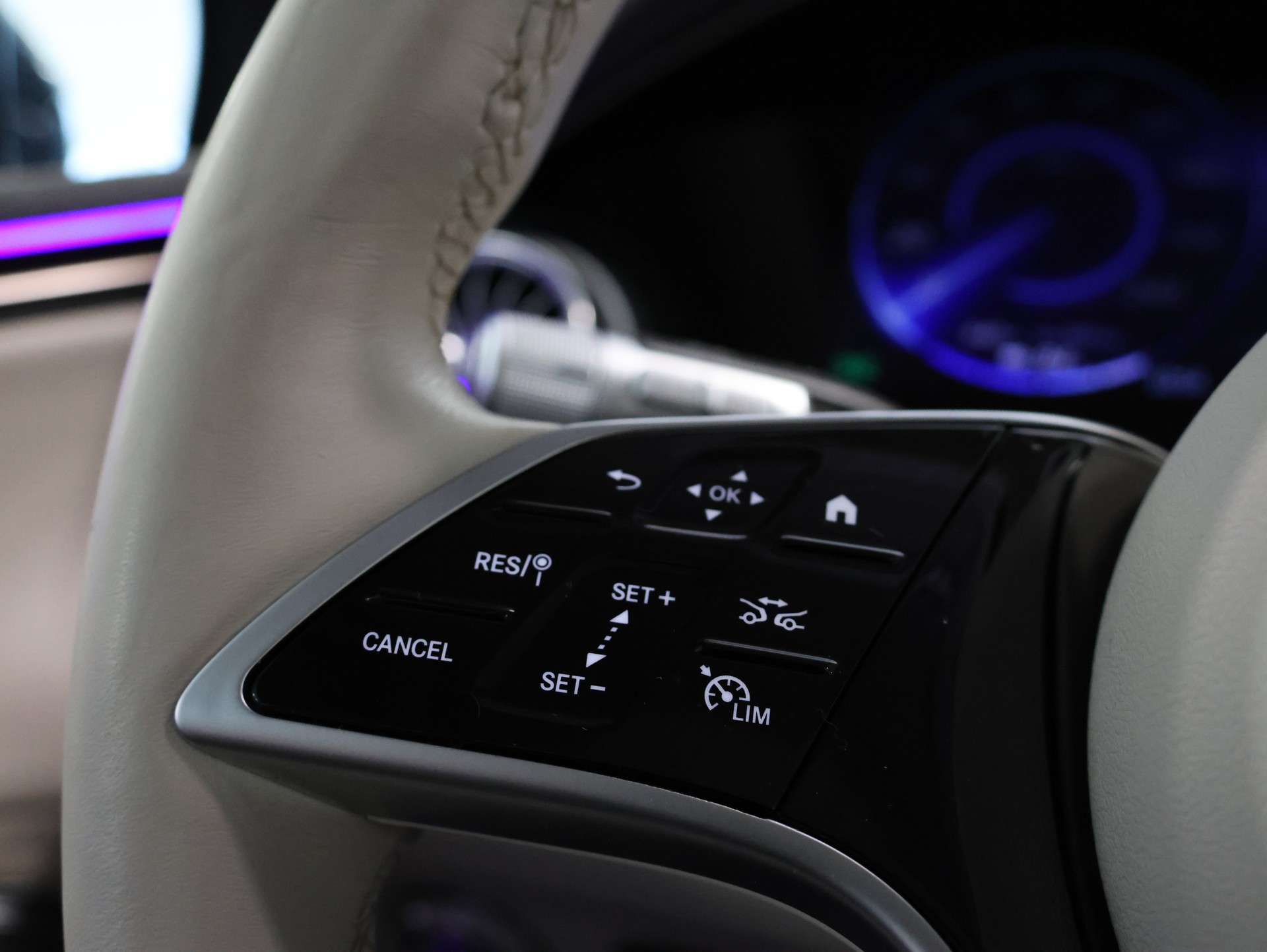 MERCEDES-BENZ EQS SUV 580 4Matic *SODALITE-BLUE*-image-19