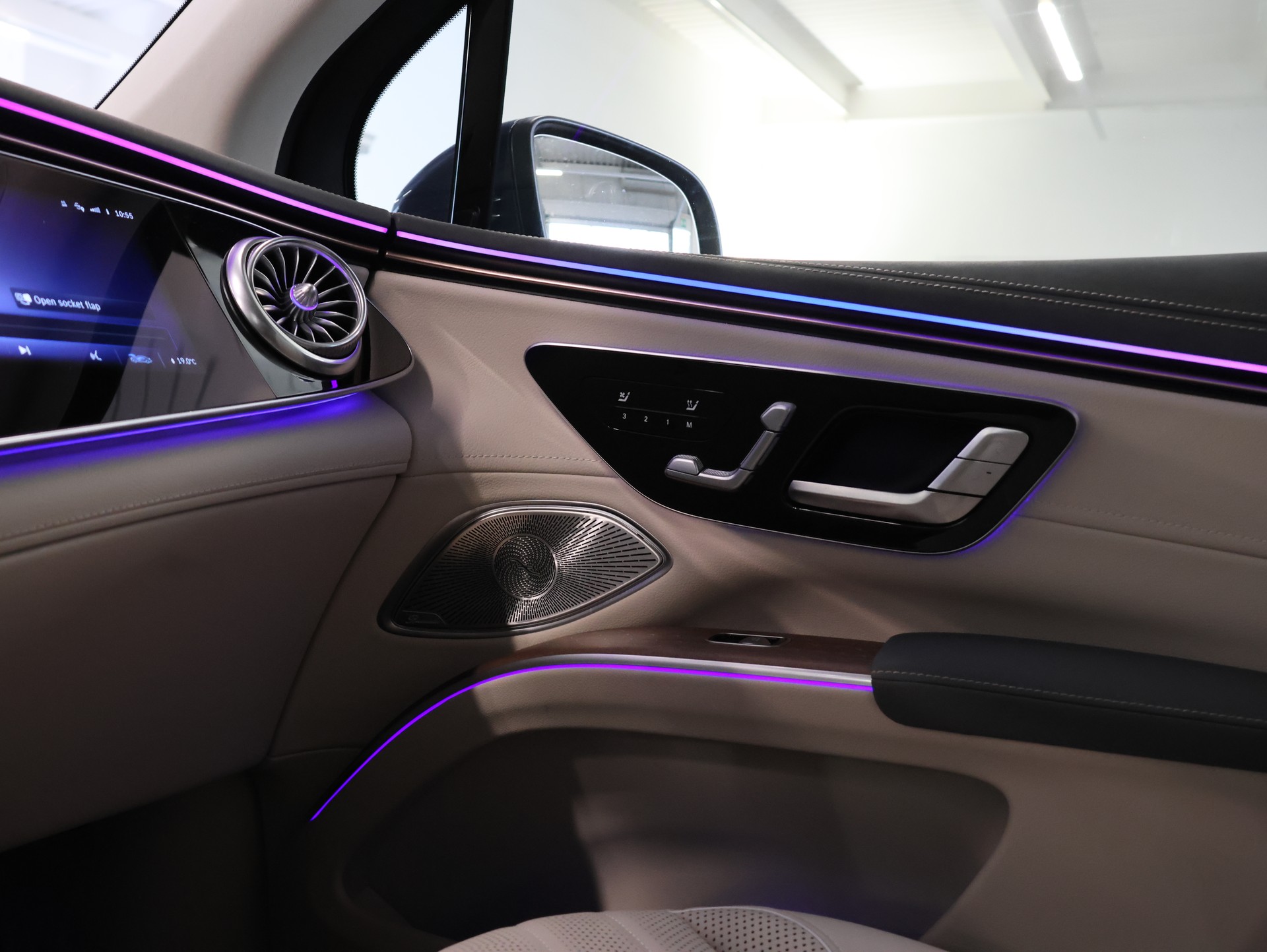 MERCEDES-BENZ EQS SUV 580 4Matic *SODALITE-BLUE*-image-25
