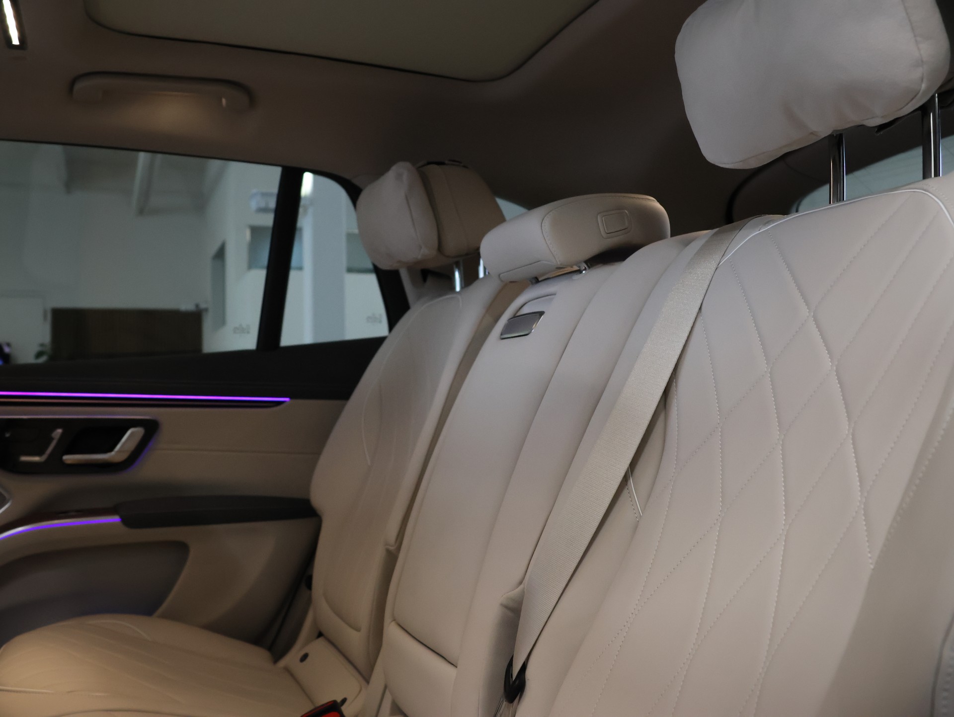 MERCEDES-BENZ EQS SUV 580 4Matic *SODALITE-BLUE*-image-32