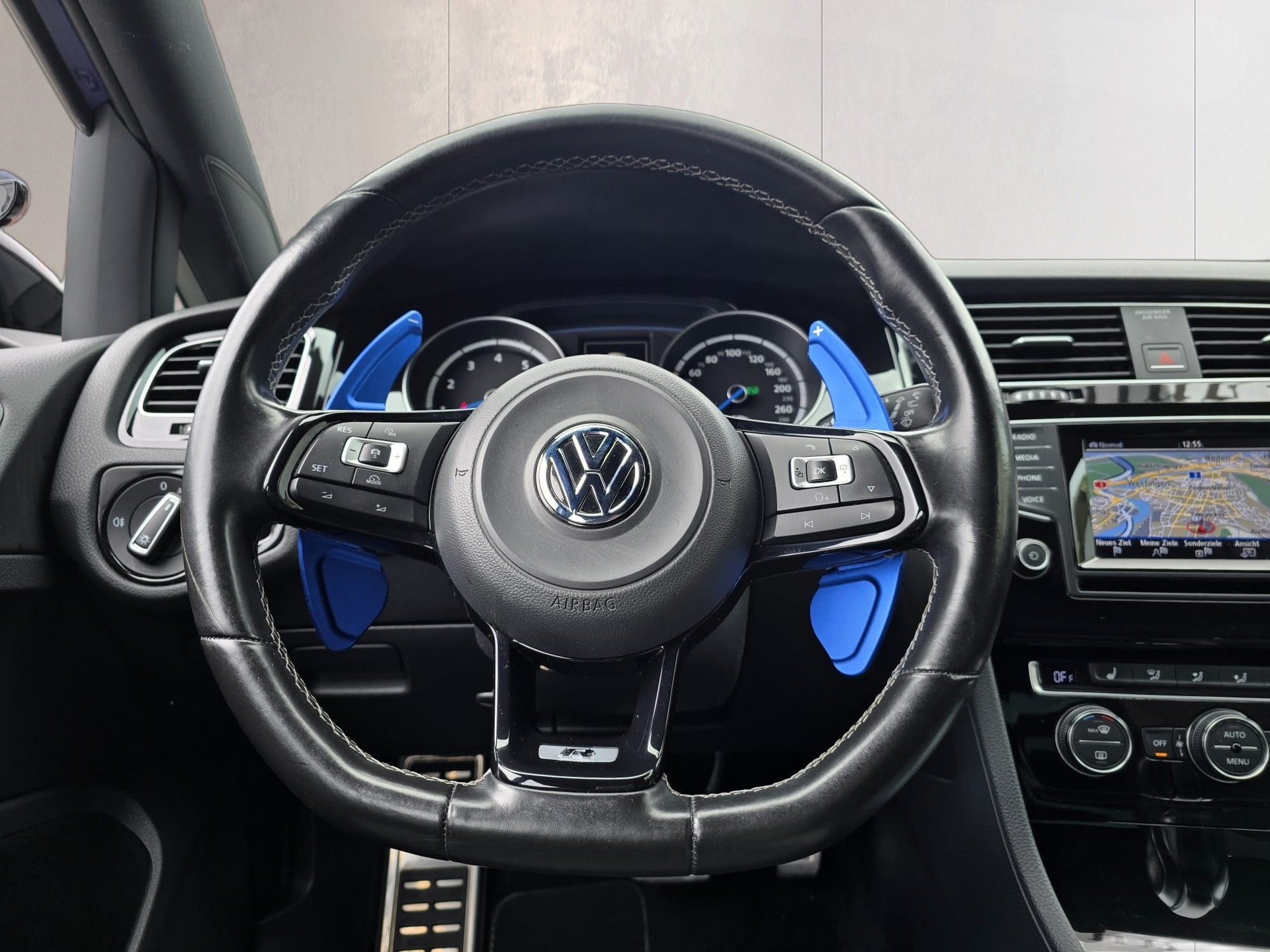 VW Golf Variant 2.0 TSI R 4 Motion DSG-image-10