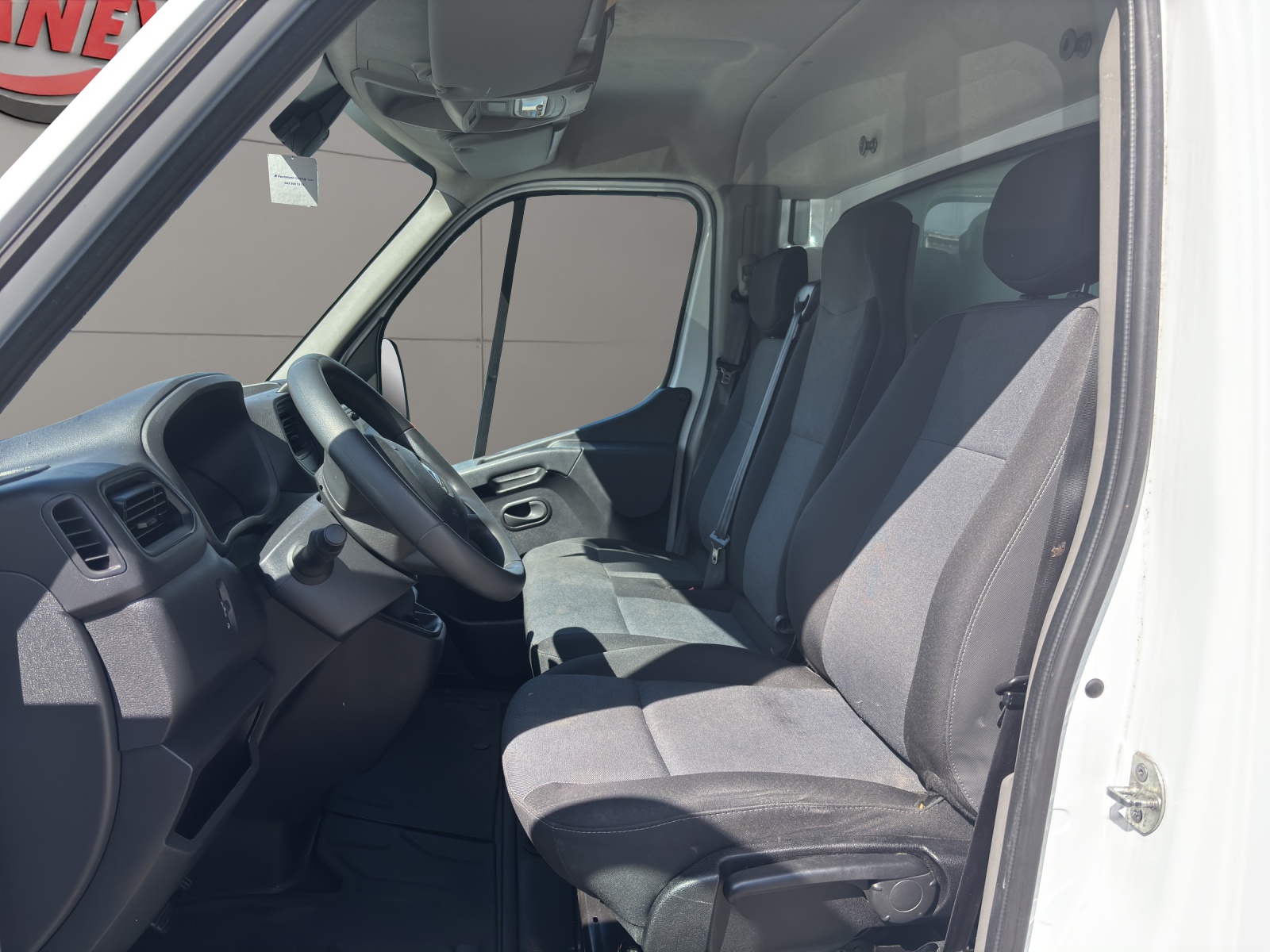 RENAULT Master T35 2.3 Blue dCi 145 L3H3-image-8