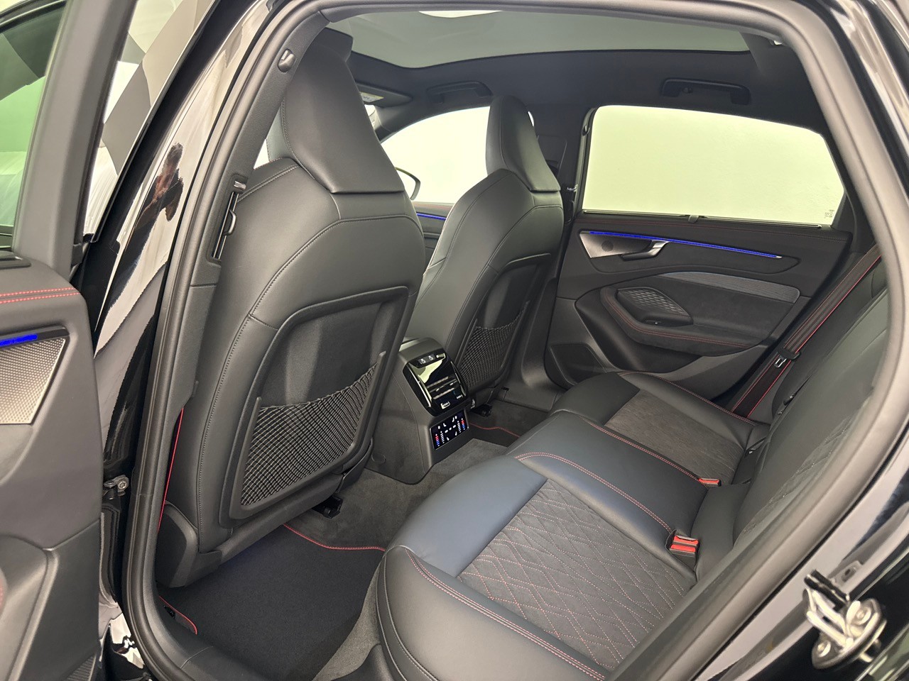 AUDI A6 Limousine TDI quattro 150 kW S tronic-image-5