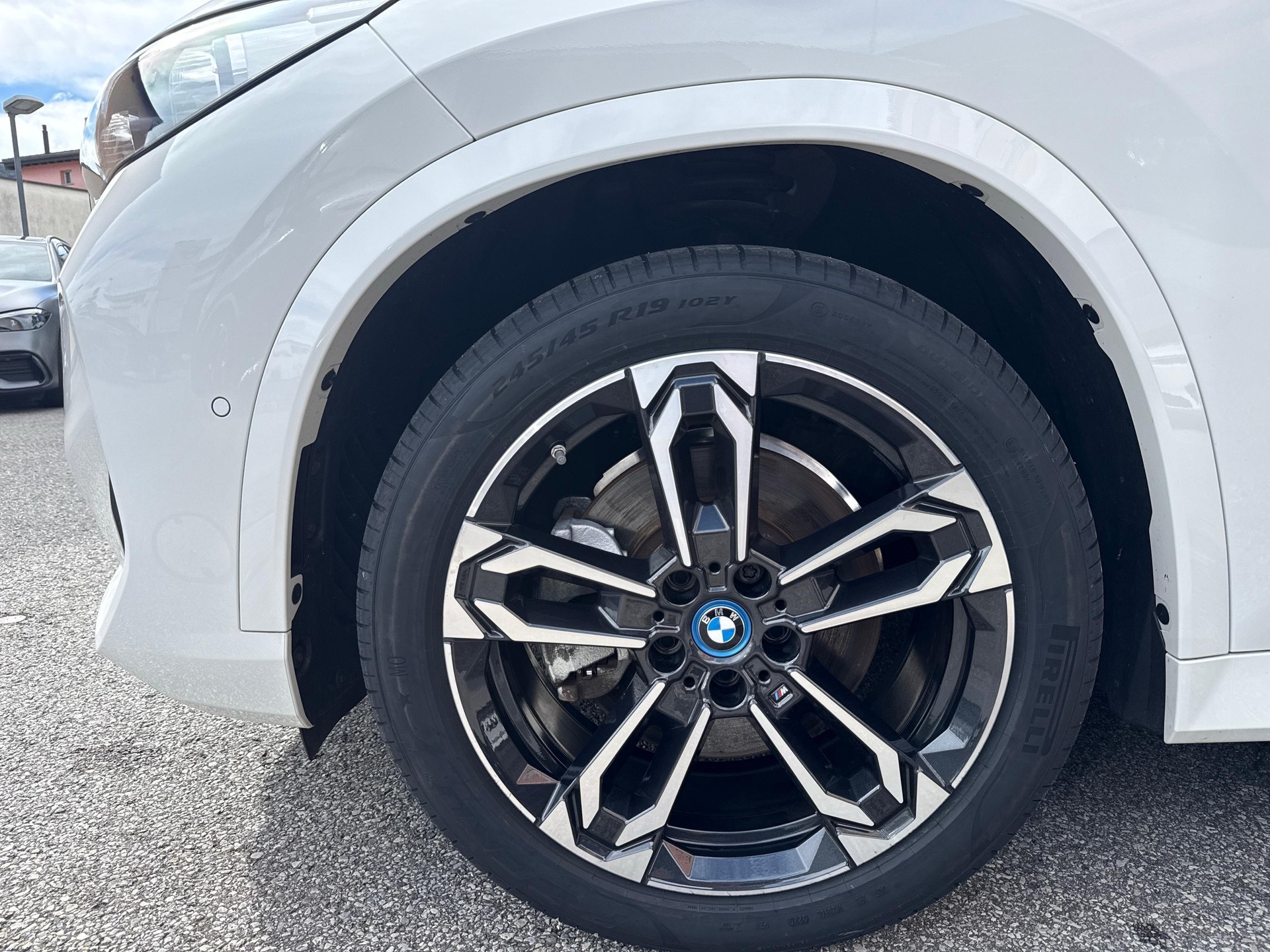 BMW iX1 xDrive 30-image-19