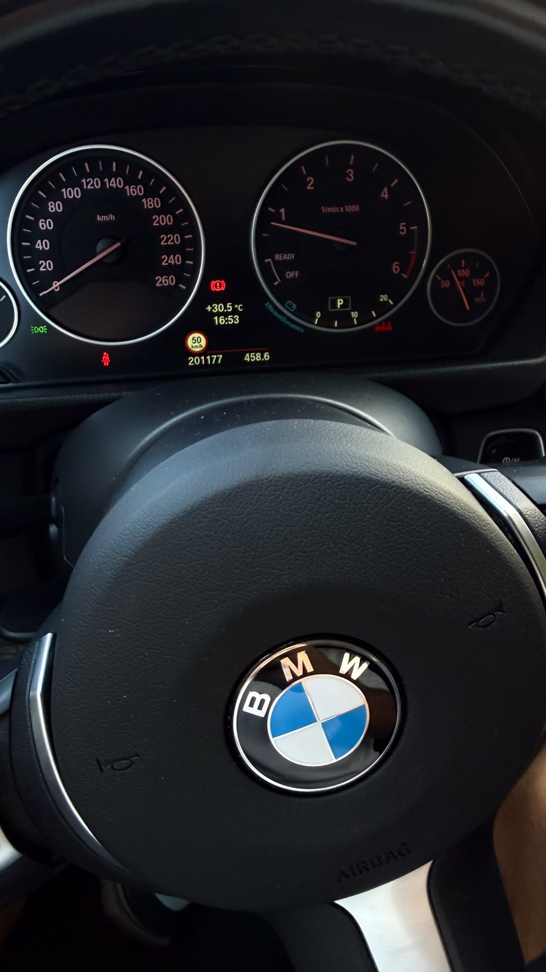 BMW 318d-image-4