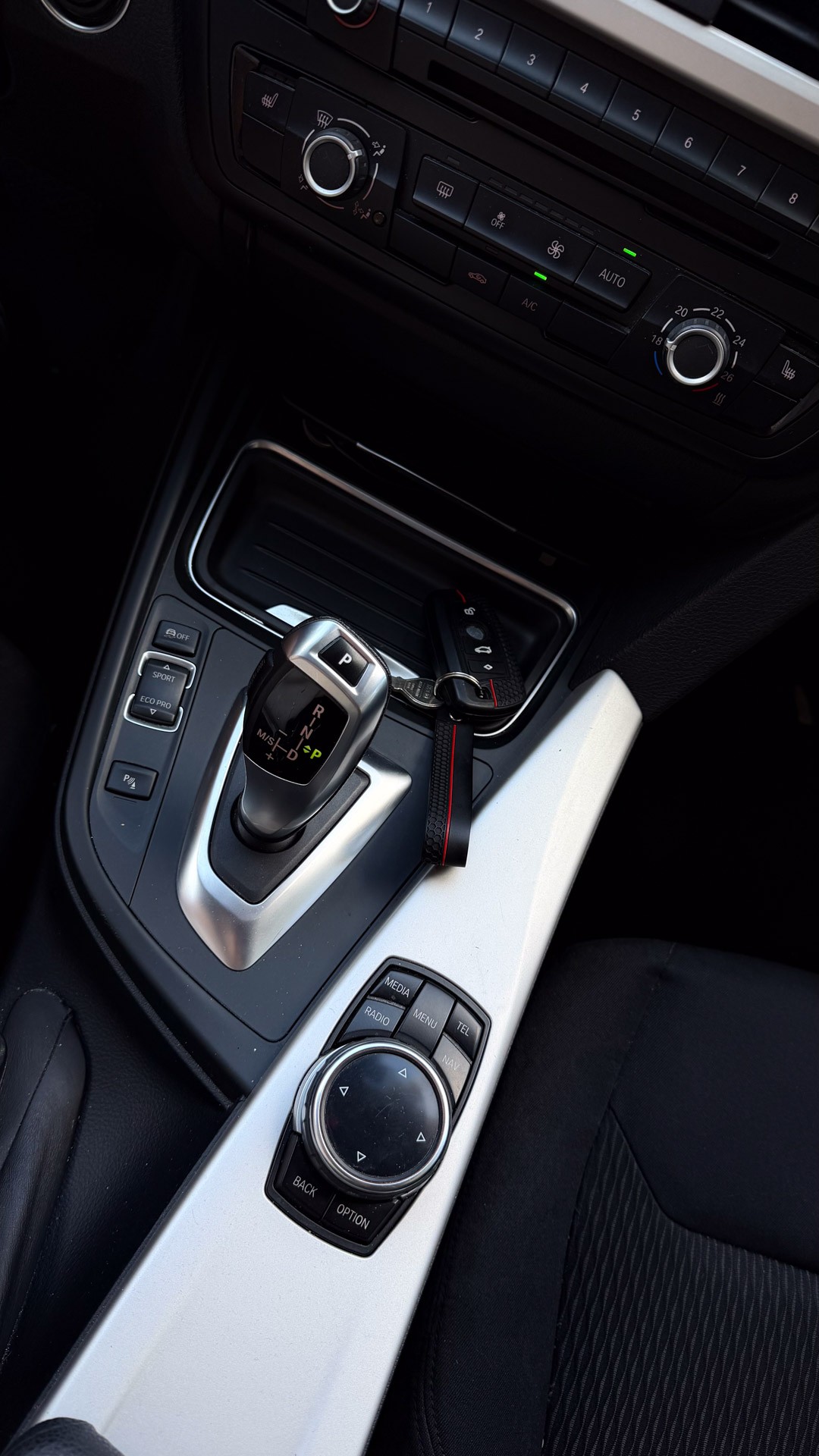 BMW 318d-image-1