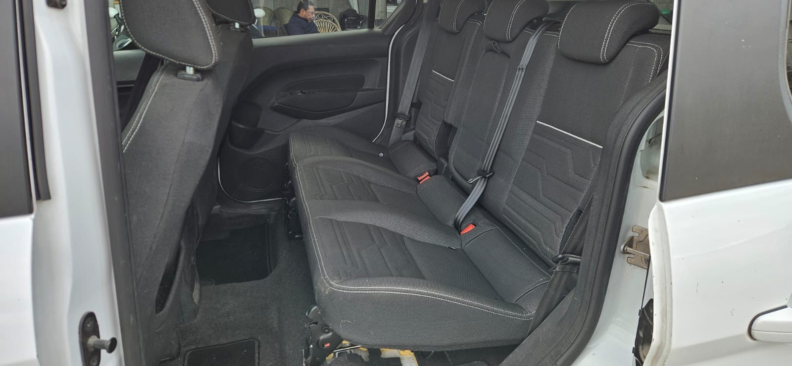 FORD Tourneo Connect 1.6 TDCi Titanium-image-8