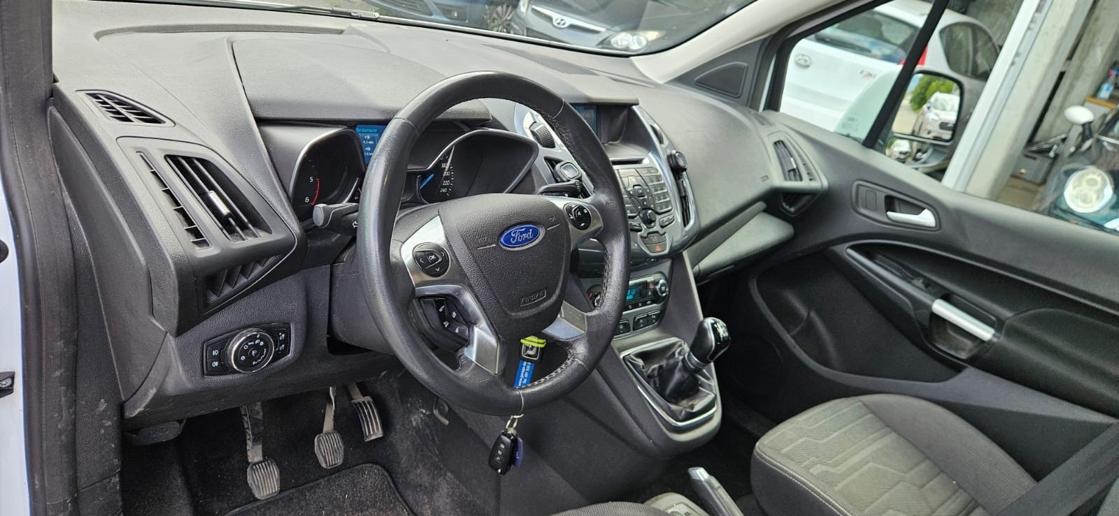 FORD Tourneo Connect 1.6 TDCi Titanium-image-4