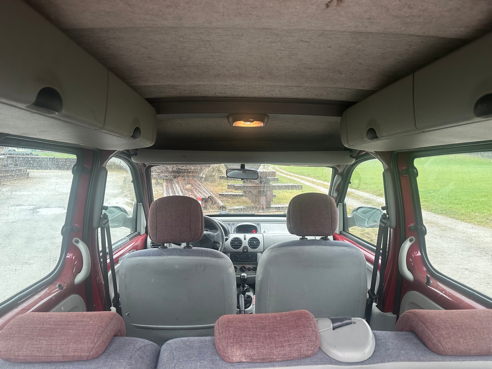 RENAULT Kangoo 1.6 16V Privilège 4X4-image-13