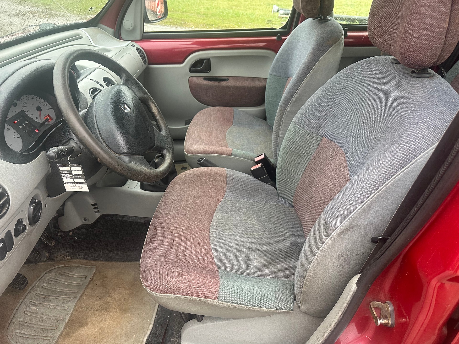 RENAULT Kangoo 1.6 16V Privilège 4X4-image-9
