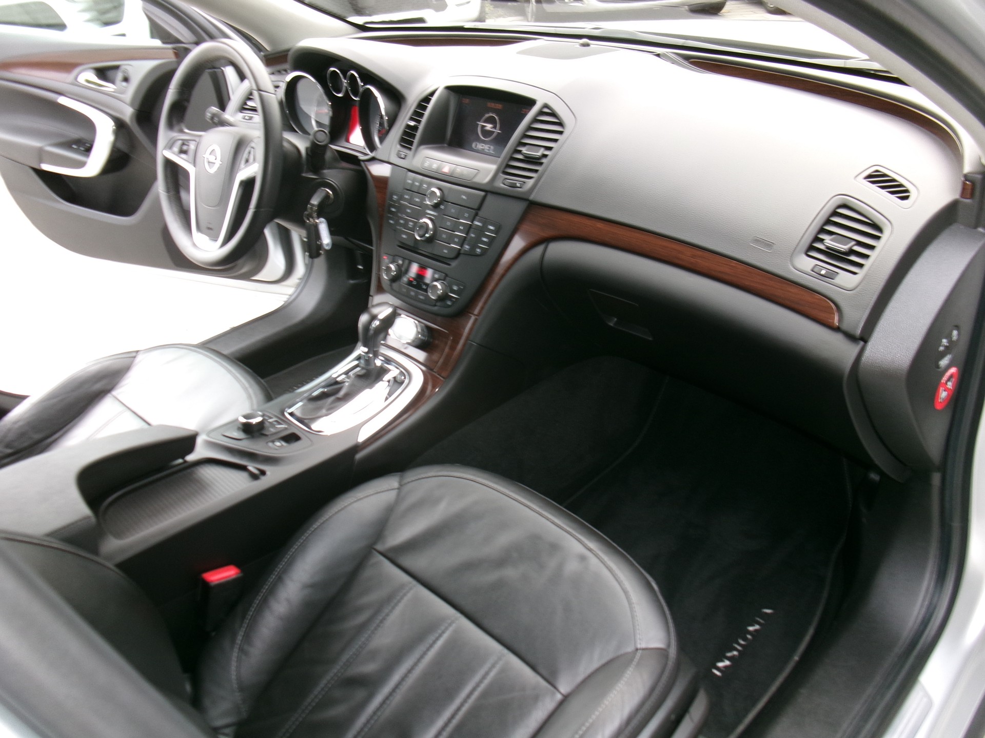 OPEL Insignia 2.8 Turbo Cosmo 4WD Automatic-image-3