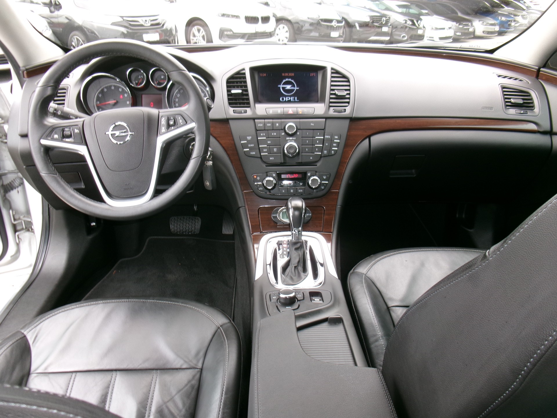 OPEL Insignia 2.8 Turbo Cosmo 4WD Automatic-image-4