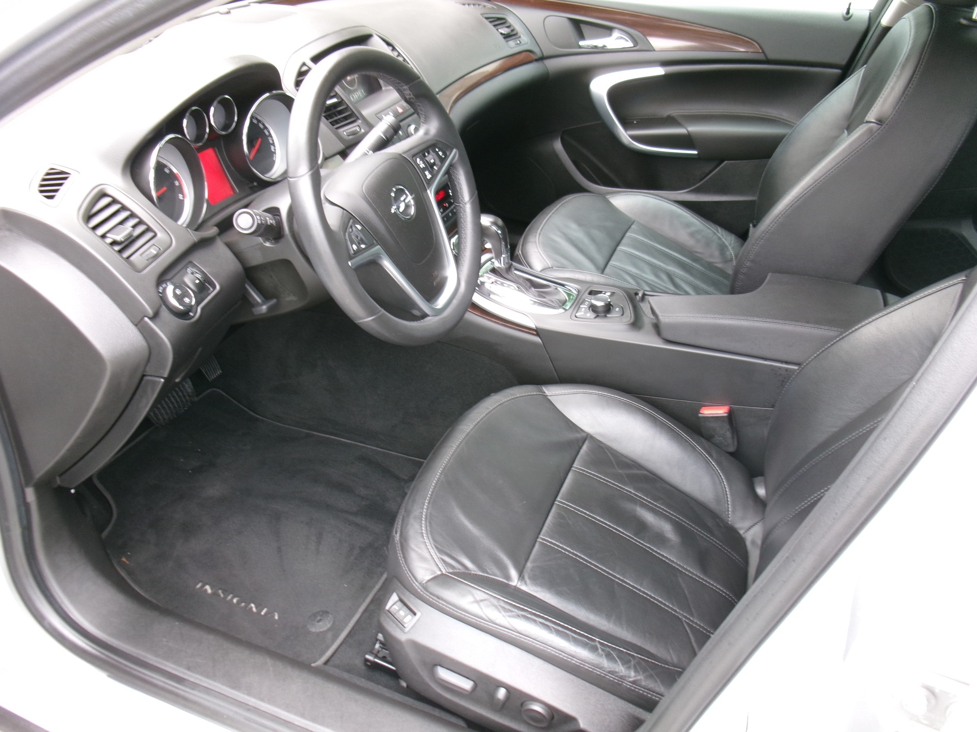 OPEL Insignia 2.8 Turbo Cosmo 4WD Automatic-image-2