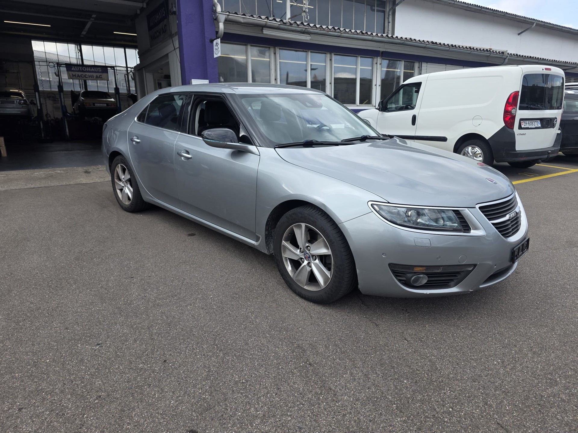 SAAB 9-5 2.0T Vector XWD Automatic-image-1