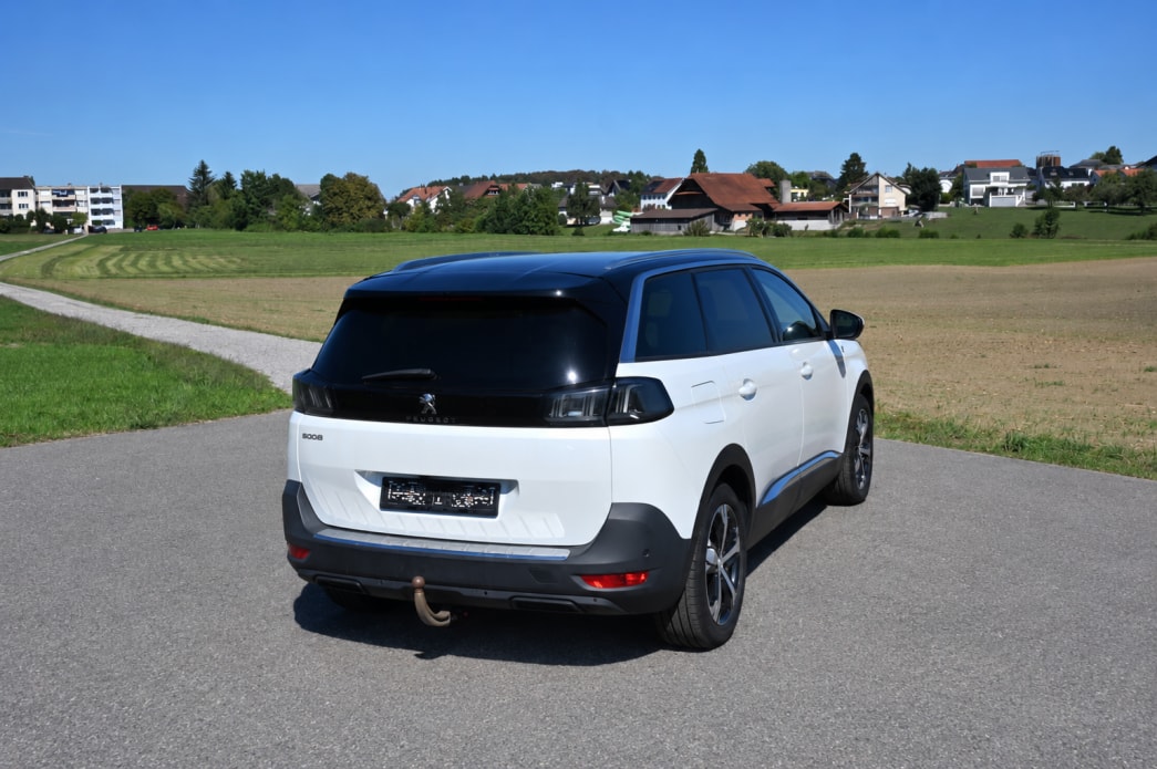 PEUGEOT 5008 1.5 BlueHDi Road Trip EAT8-image-2