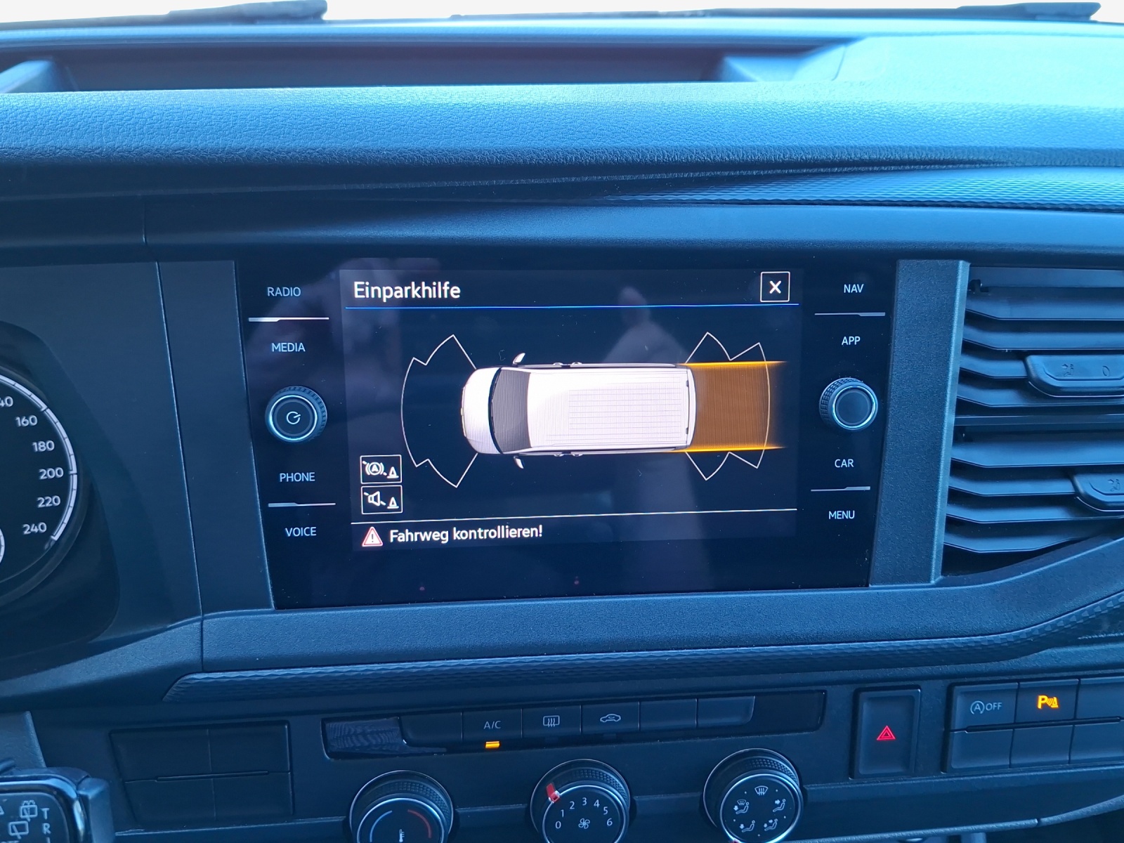 VW T6.1 2.0 TDI-image-15