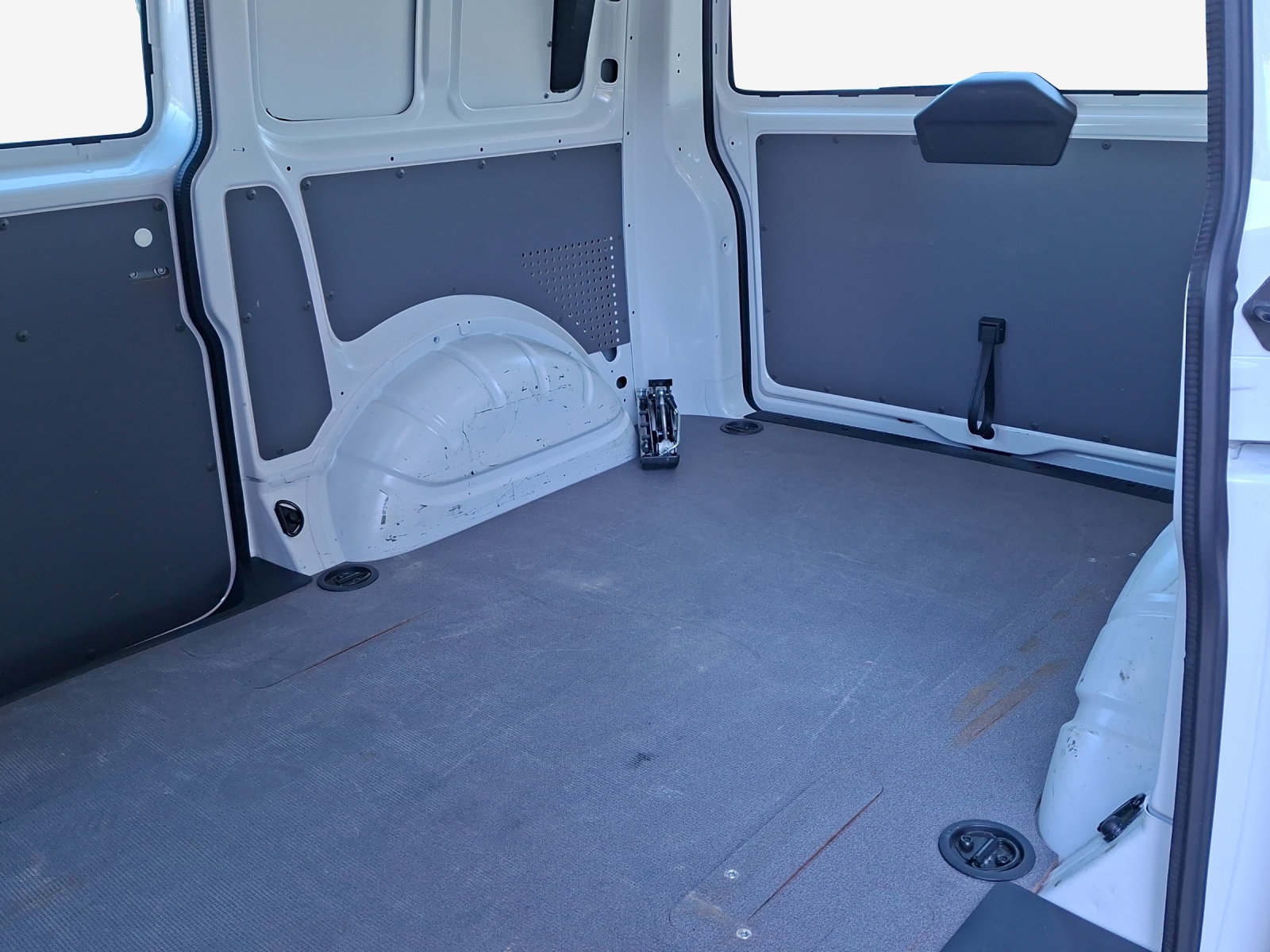VW T6.1 2.0 TDI-image-11
