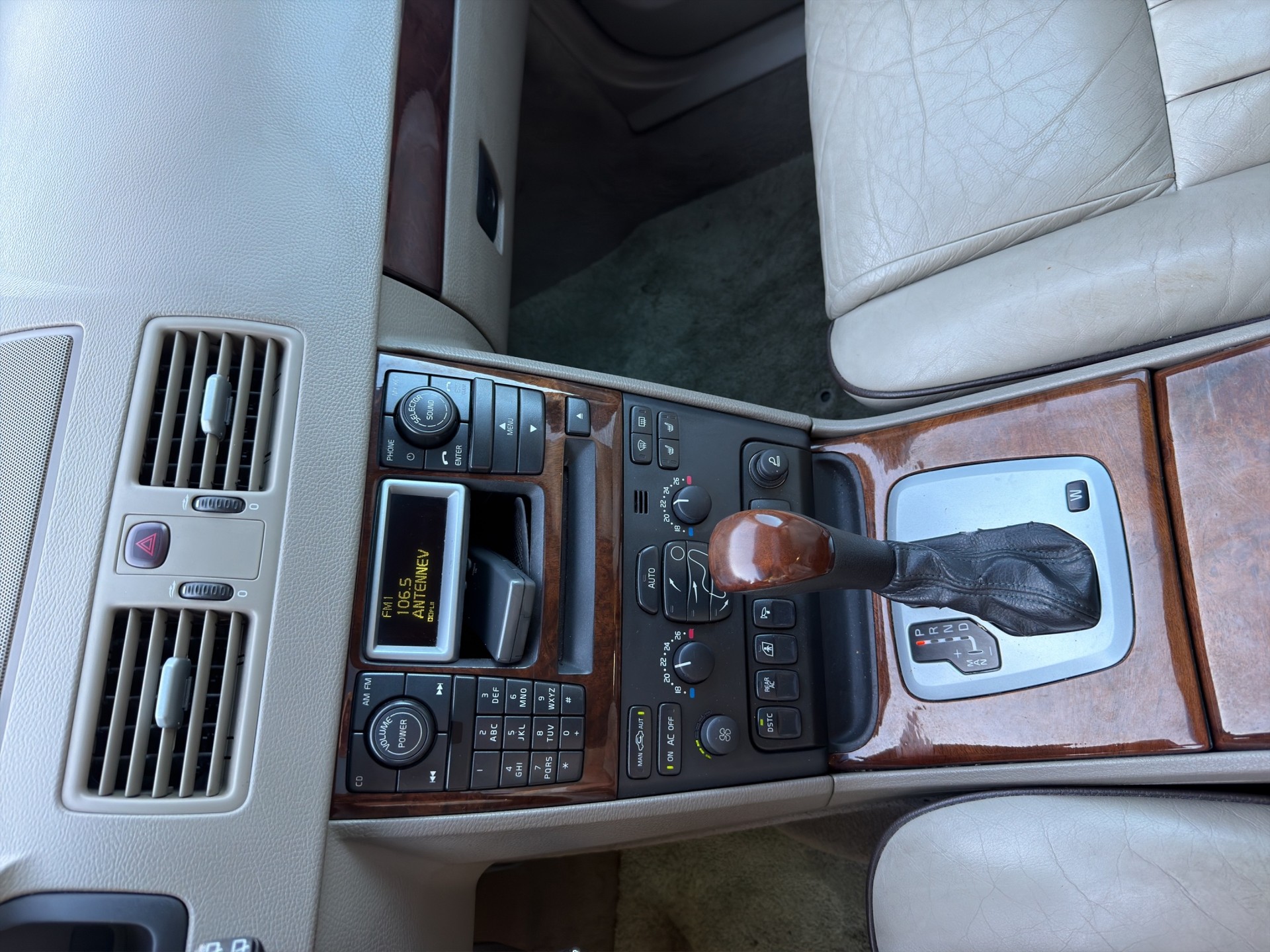 VOLVO XC90 2.5T AWD Executive Geartronic-image-7
