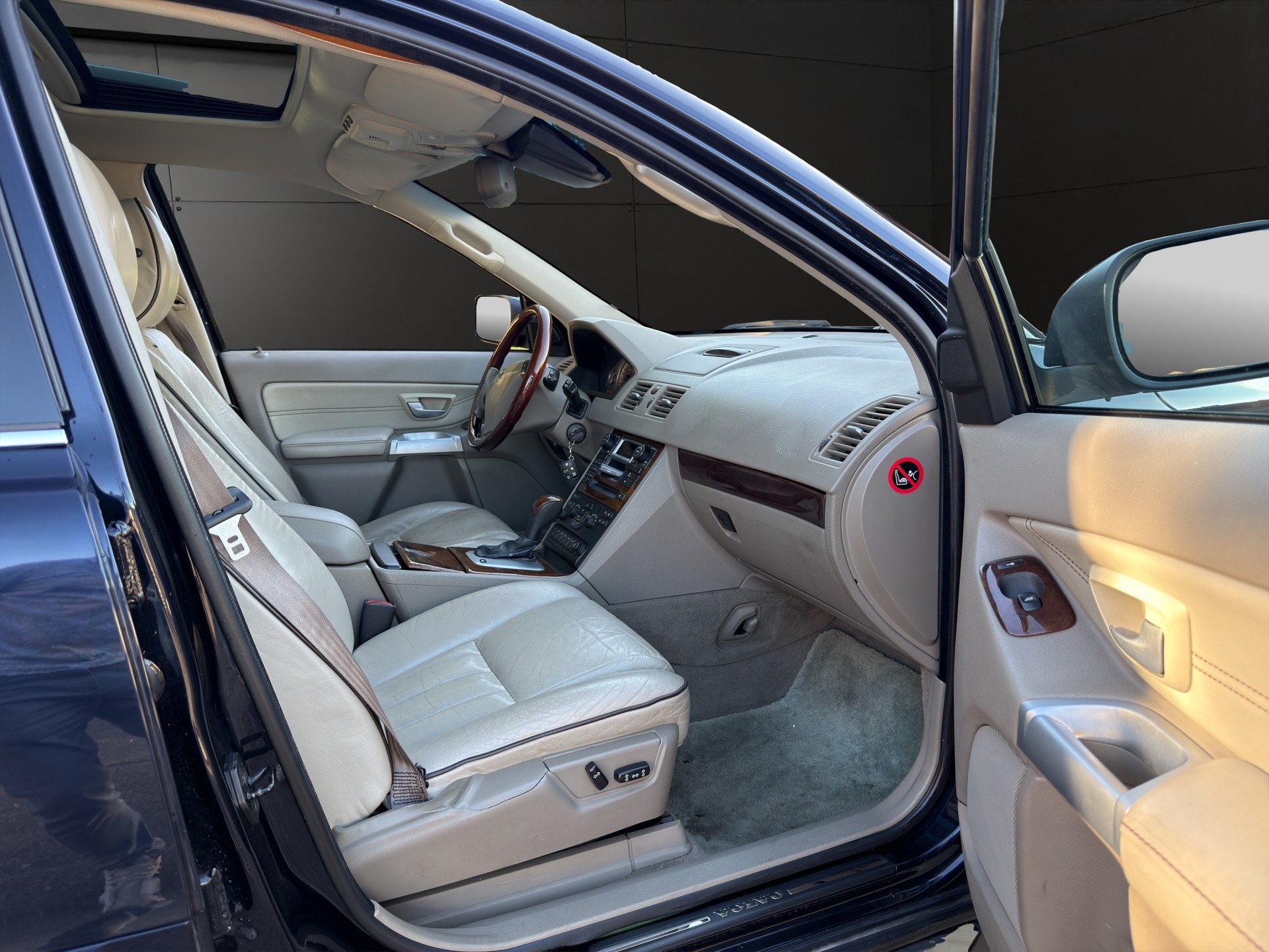 VOLVO XC90 2.5T AWD Executive Geartronic-image-9