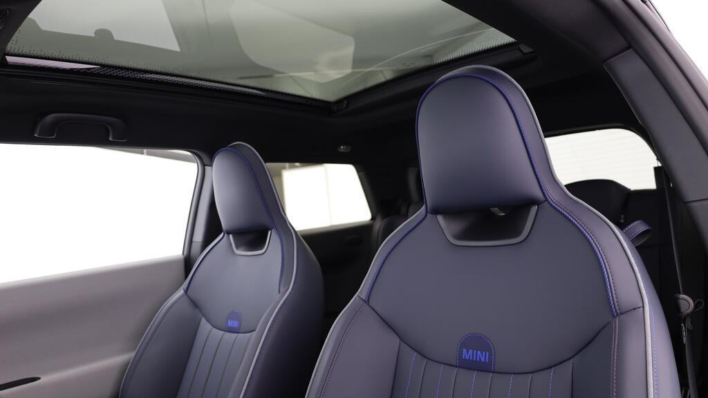 MINI Cooper SE-image-17