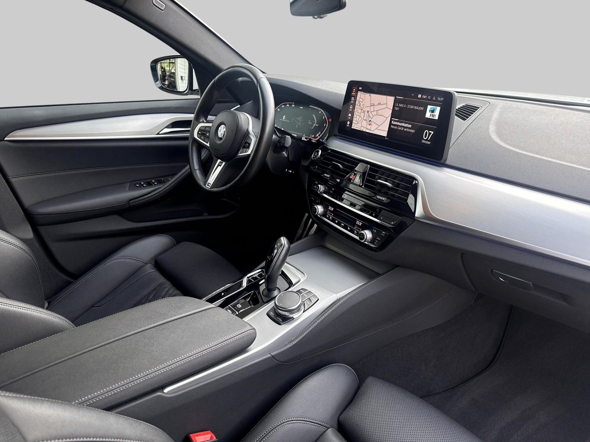 BMW 520d xDrive Touring M Sport-image-7