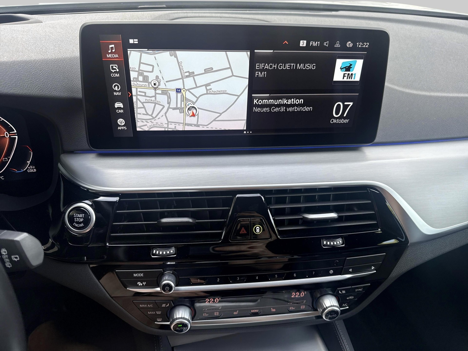 BMW 520d xDrive Touring M Sport-image-12
