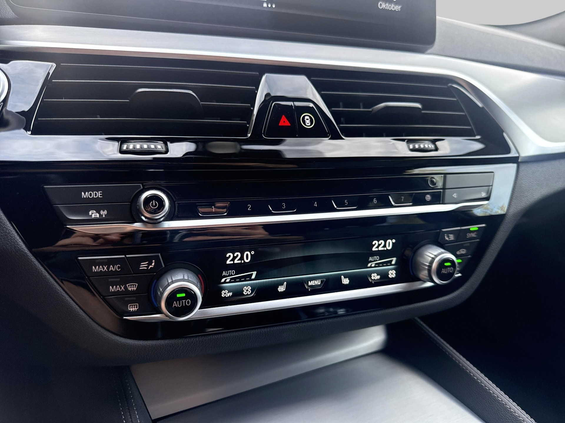 BMW 520d xDrive Touring M Sport-image-16
