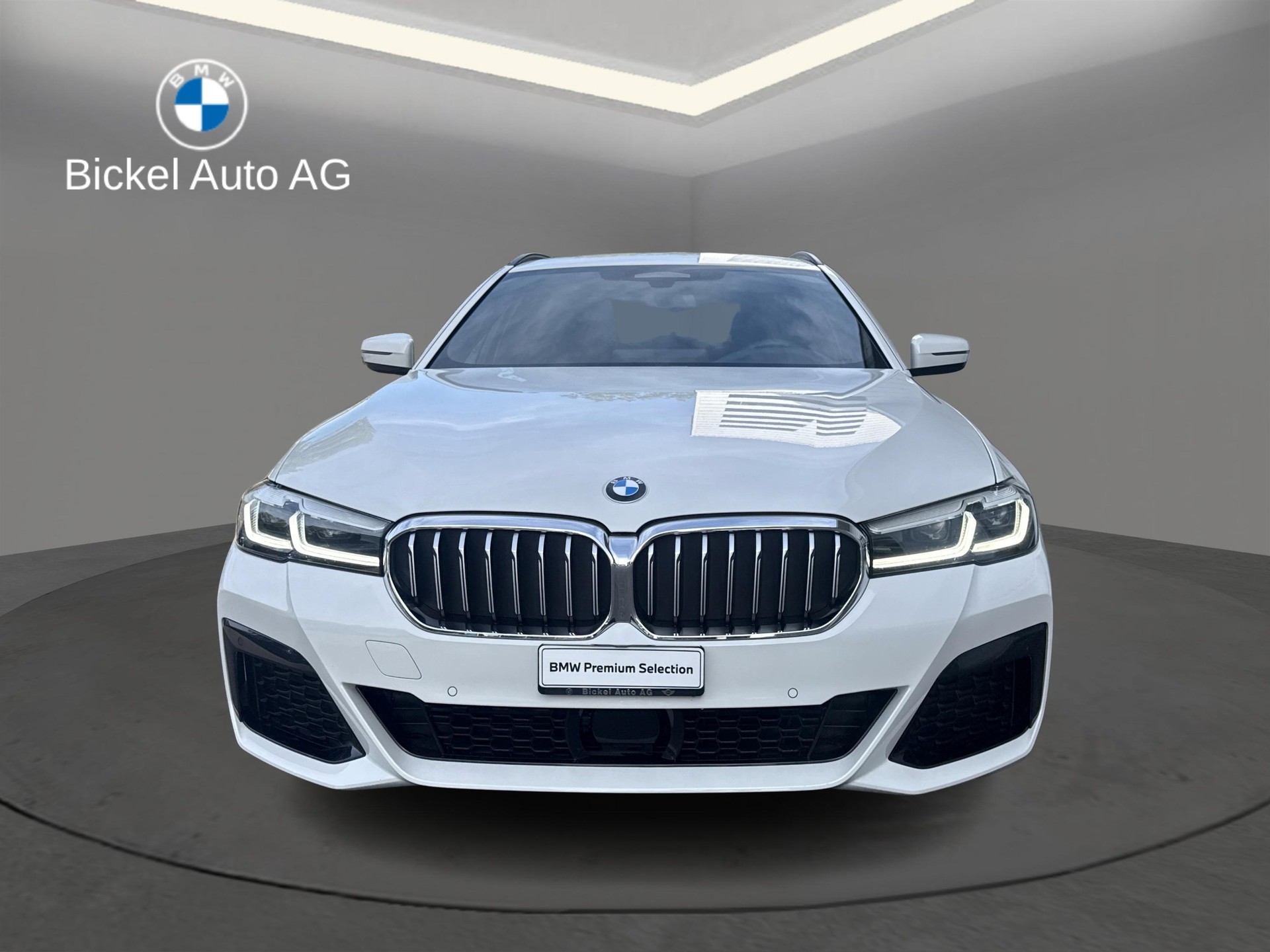 BMW 520d xDrive Touring M Sport-image-4