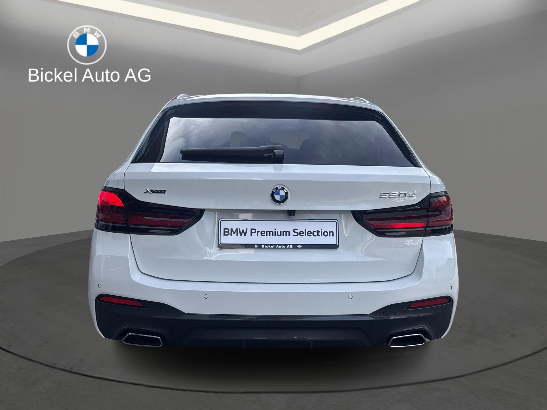 BMW 520d xDrive Touring M Sport-image-5