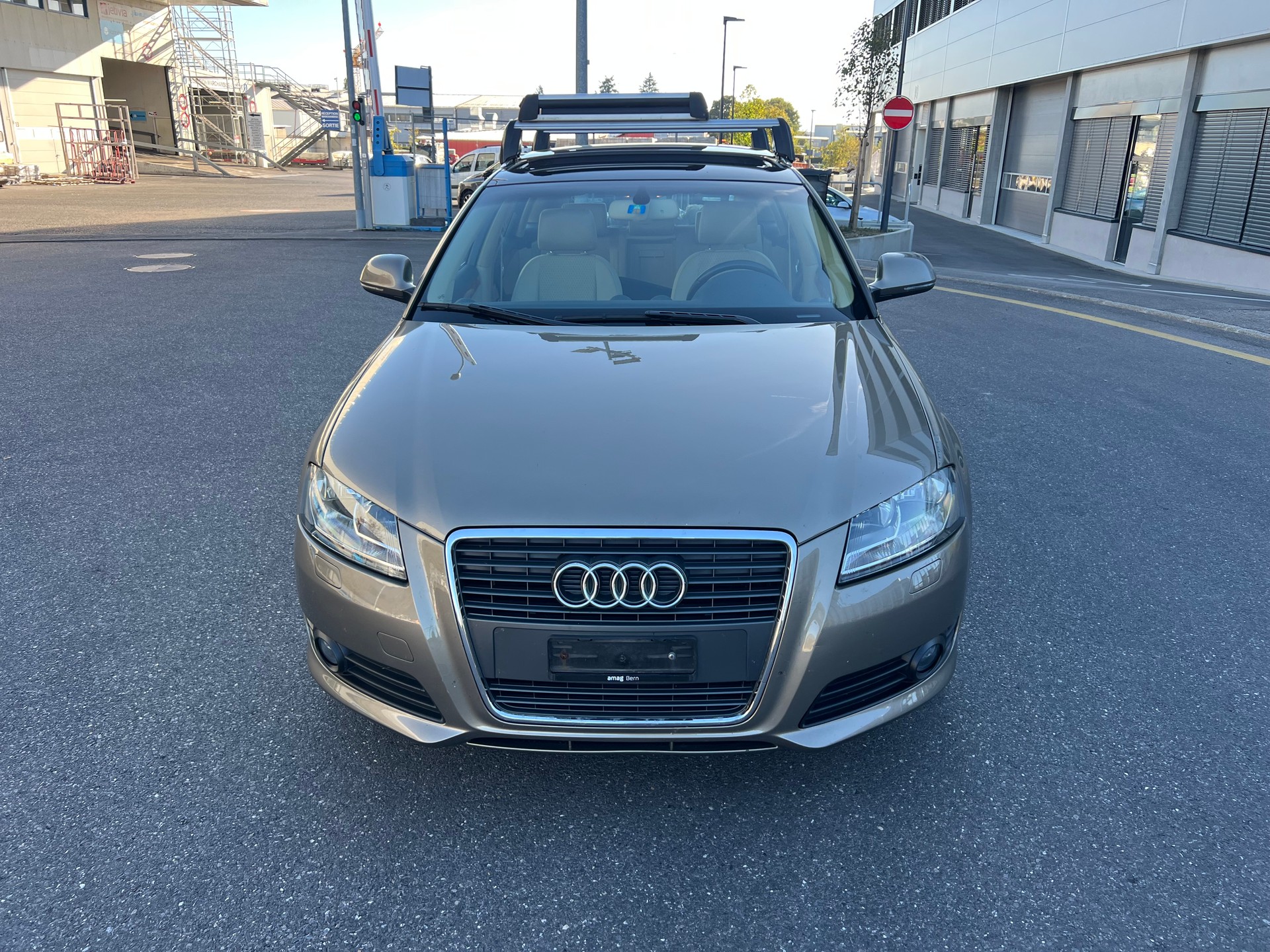 AUDI A3 Sportback 1.8 TFSI Attraction S-tronic-image-1