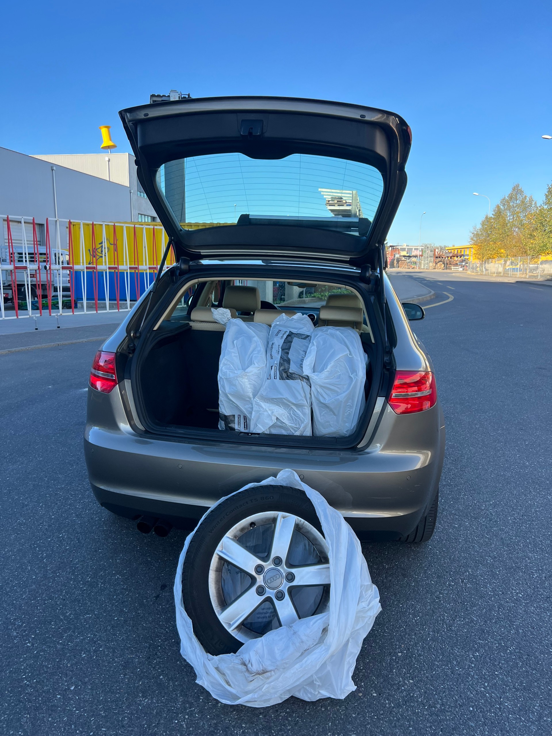 AUDI A3 Sportback 1.8 TFSI Attraction S-tronic-image-15