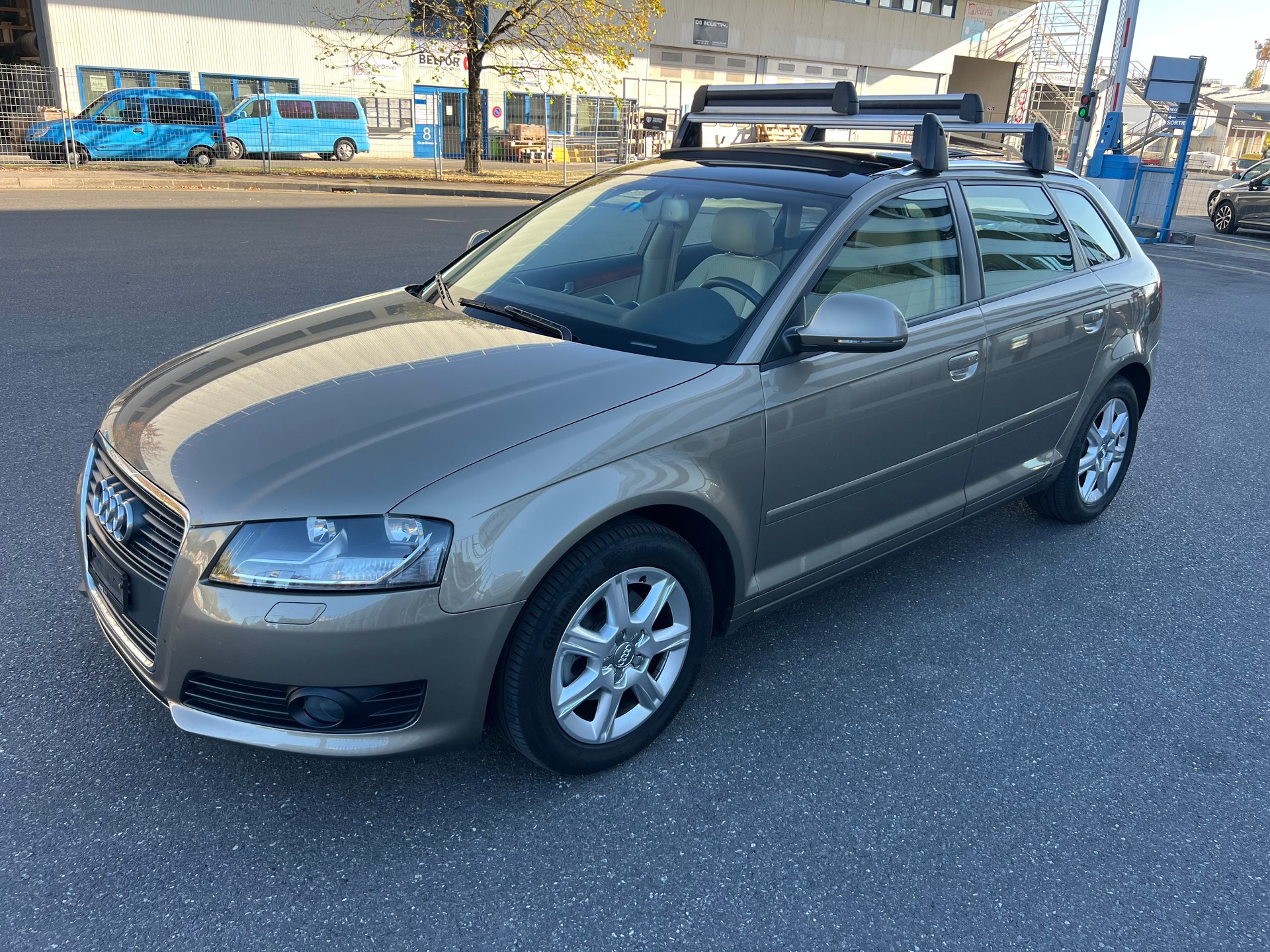 AUDI A3 Sportback 1.8 TFSI Attraction S-tronic-image-0