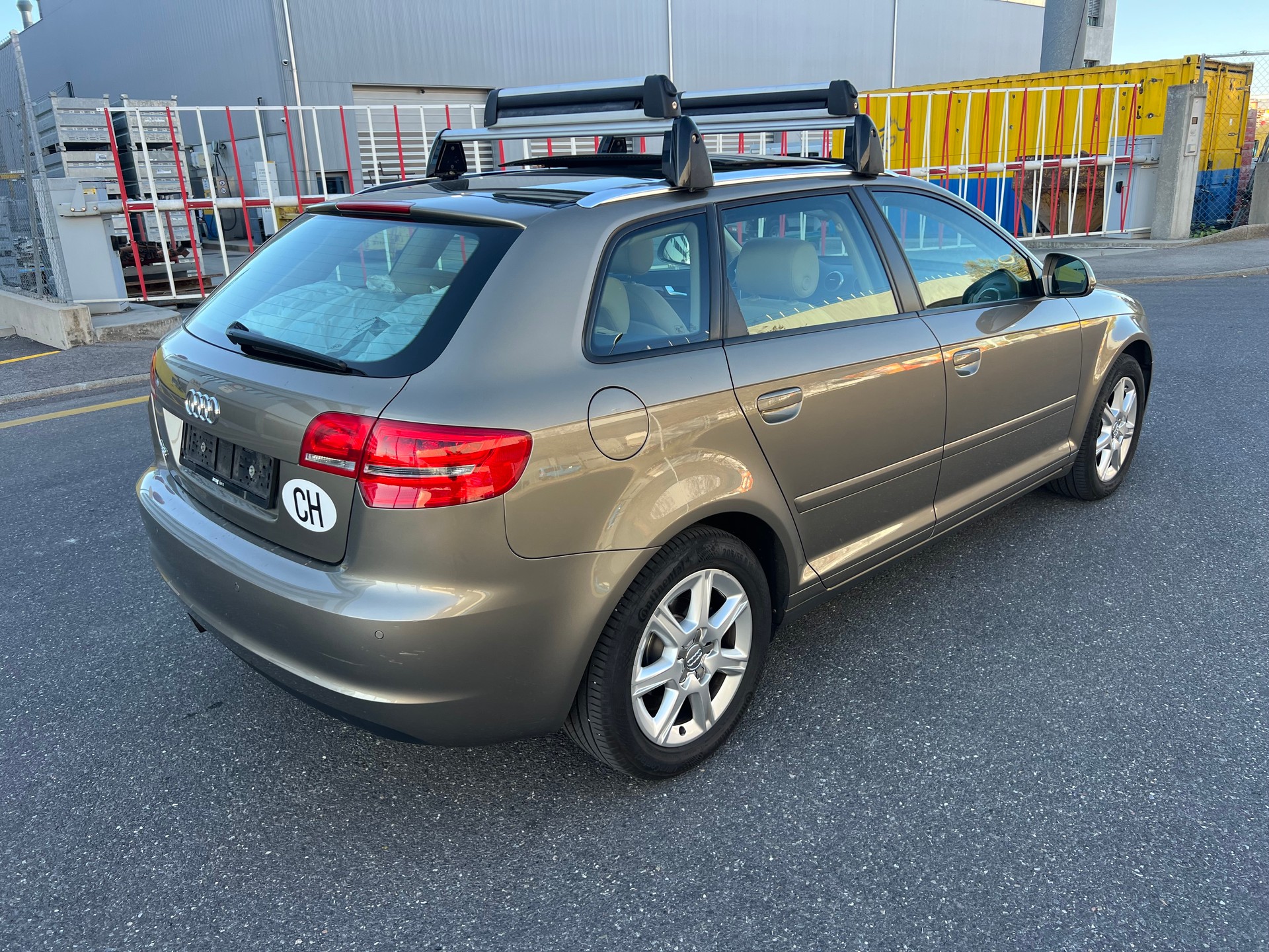 AUDI A3 Sportback 1.8 TFSI Attraction S-tronic-image-5