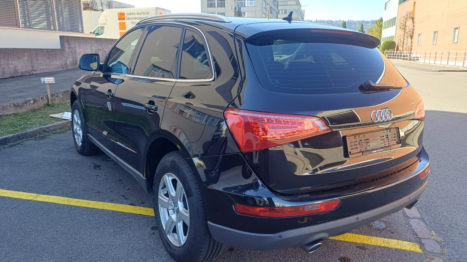 AUDI Q5 3.0 TDI quattro S-tronic-image-3