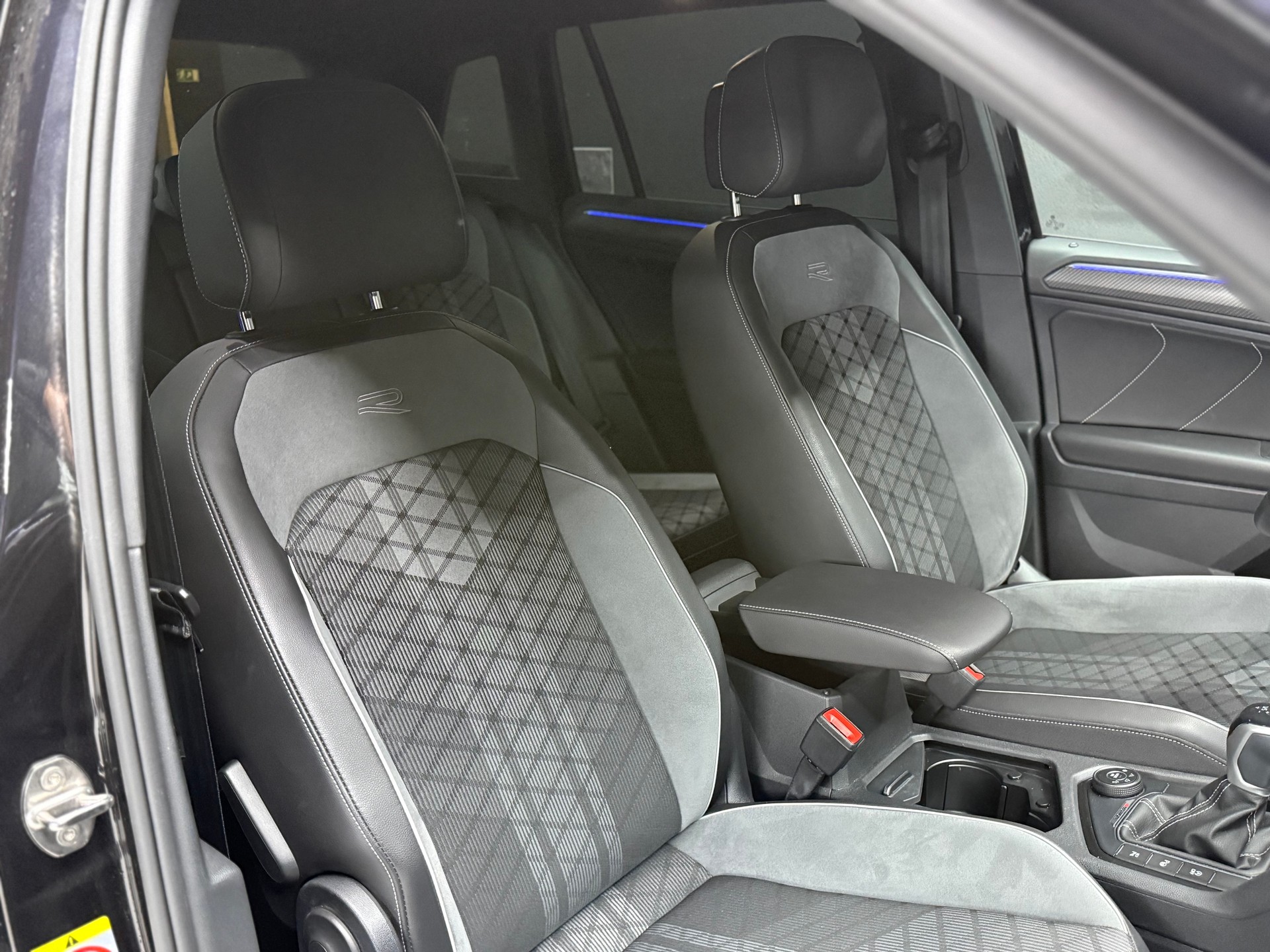 VW Tiguan 2.0TSI R-Line 4Motion DSG-image-14
