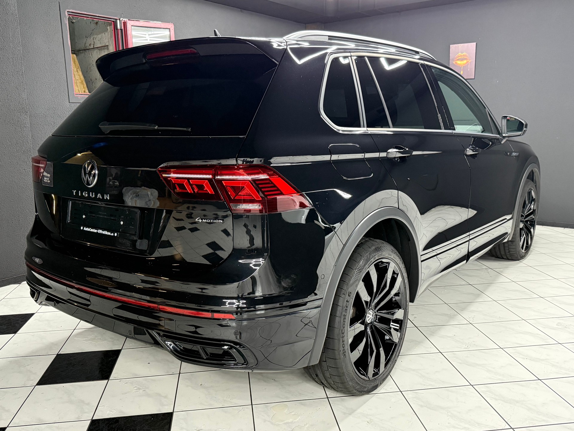 VW Tiguan 2.0TSI R-Line 4Motion DSG-image-4