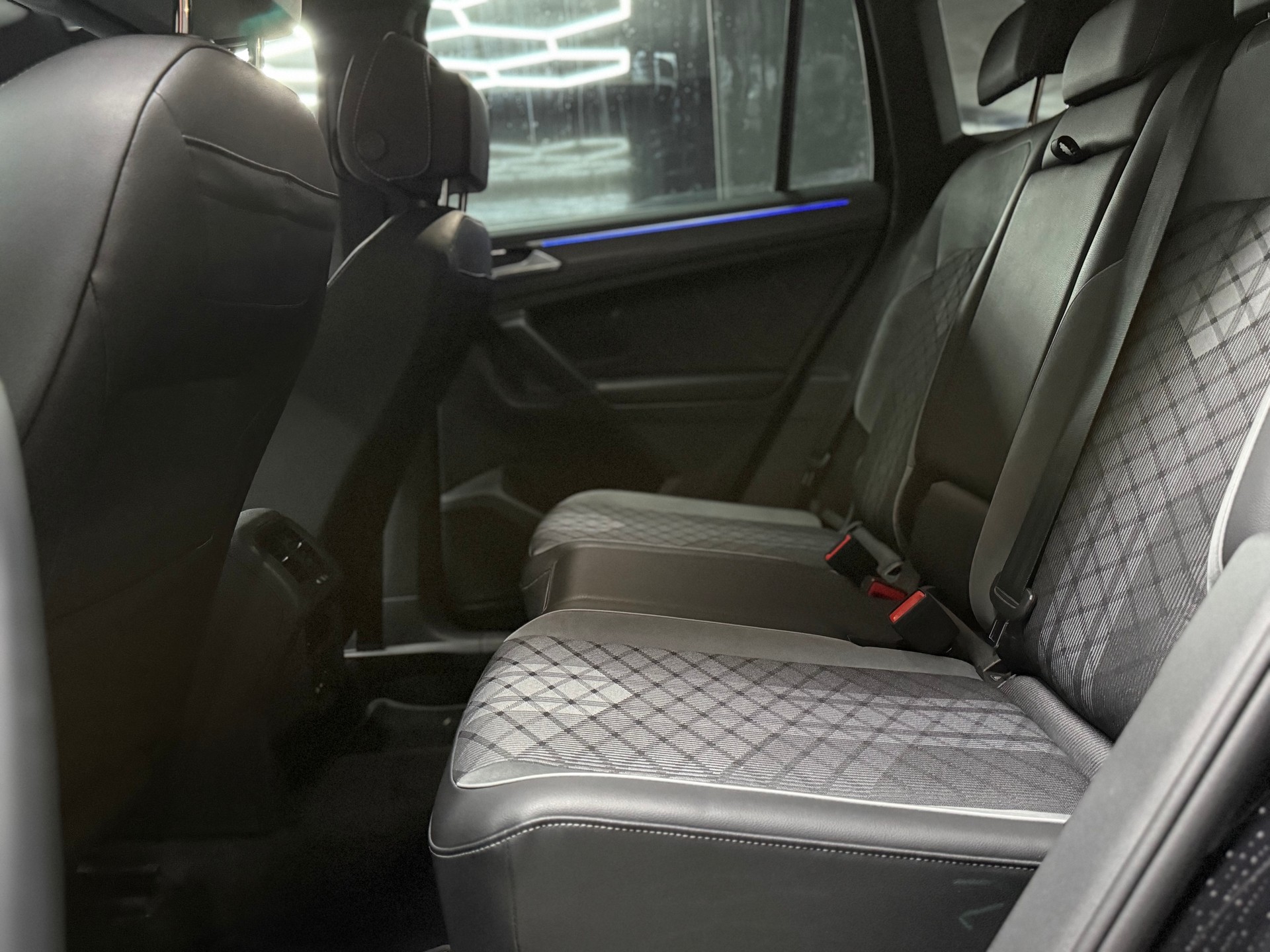VW Tiguan 2.0TSI R-Line 4Motion DSG-image-9