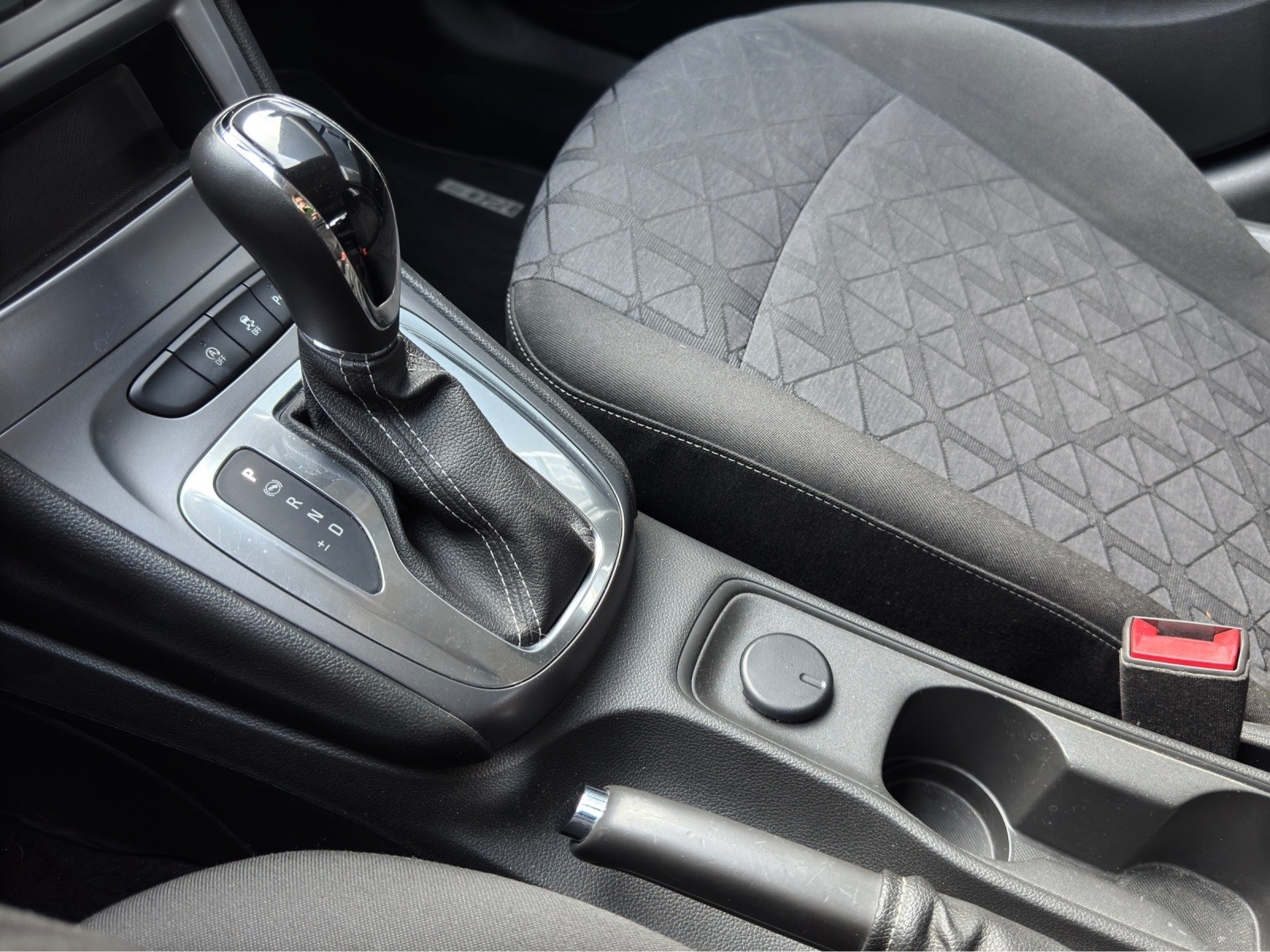 OPEL Astra 1.4i Turbo 120 Years Edition Automatic * Rückfahrkamera + Sitzheizung*-image-16