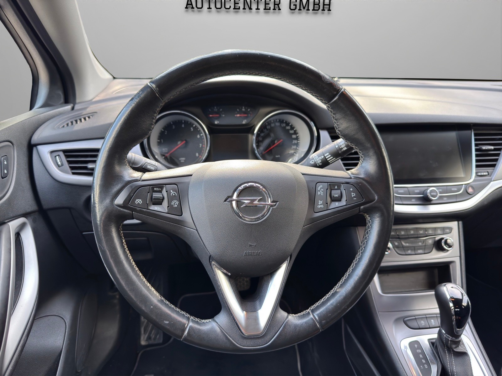 OPEL Astra 1.4i Turbo 120 Years Edition Automatic * Rückfahrkamera + Sitzheizung*-image-9