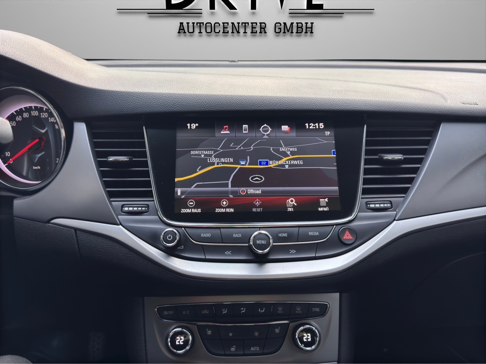 OPEL Astra 1.4i Turbo 120 Years Edition Automatic * Rückfahrkamera + Sitzheizung*-image-13