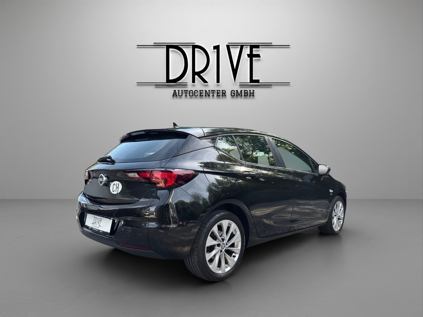 OPEL Astra 1.4i Turbo 120 Years Edition Automatic * Rückfahrkamera + Sitzheizung*-image-4