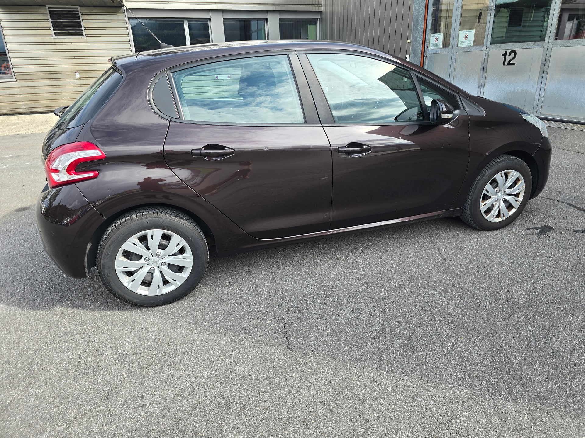 PEUGEOT 208 1.2 VTI Active-image-7