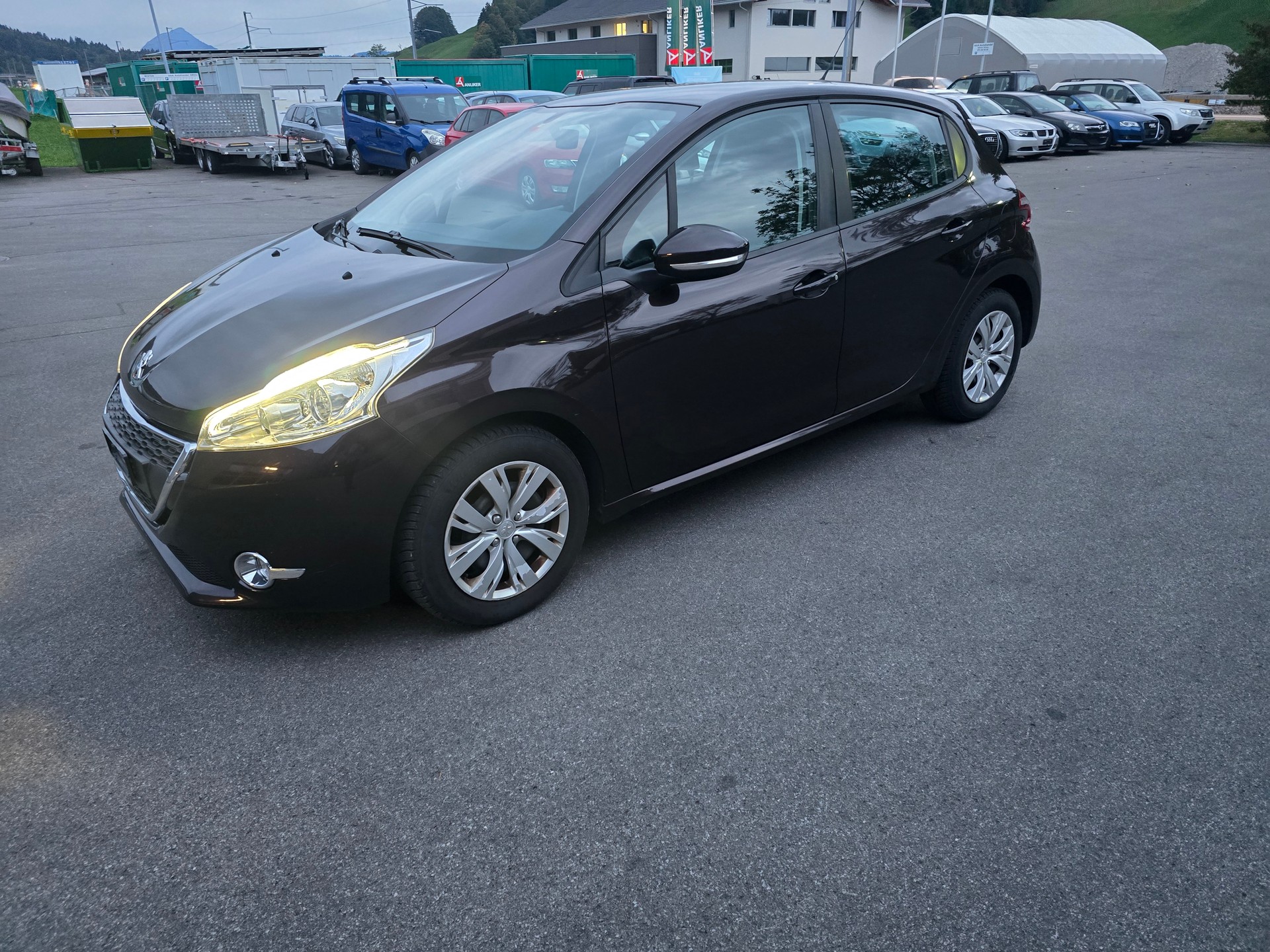 PEUGEOT 208 1.2 VTI Active-image-10