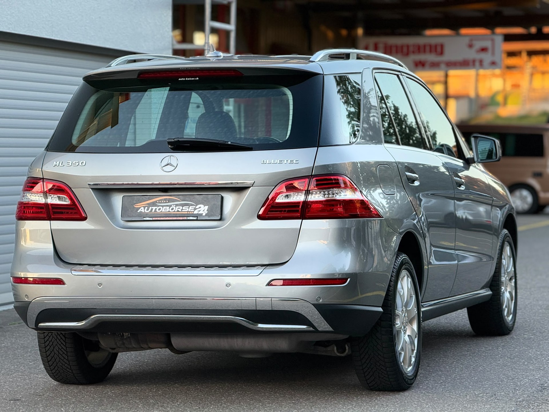 MERCEDES-BENZ ML 350 CDI BlueTec-showroom-element-3