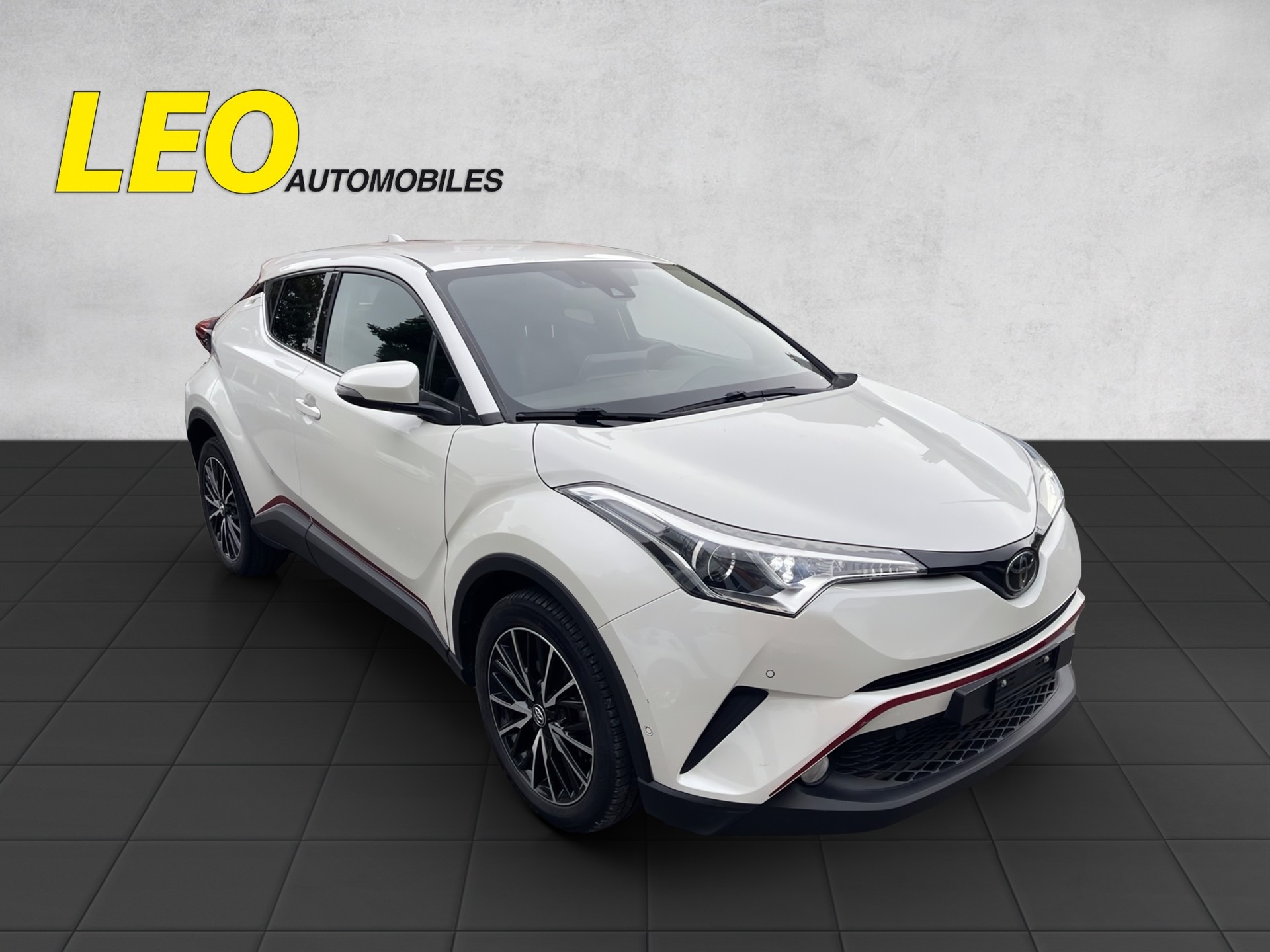 TOYOTA C-HR 1.2 Premium-image-0