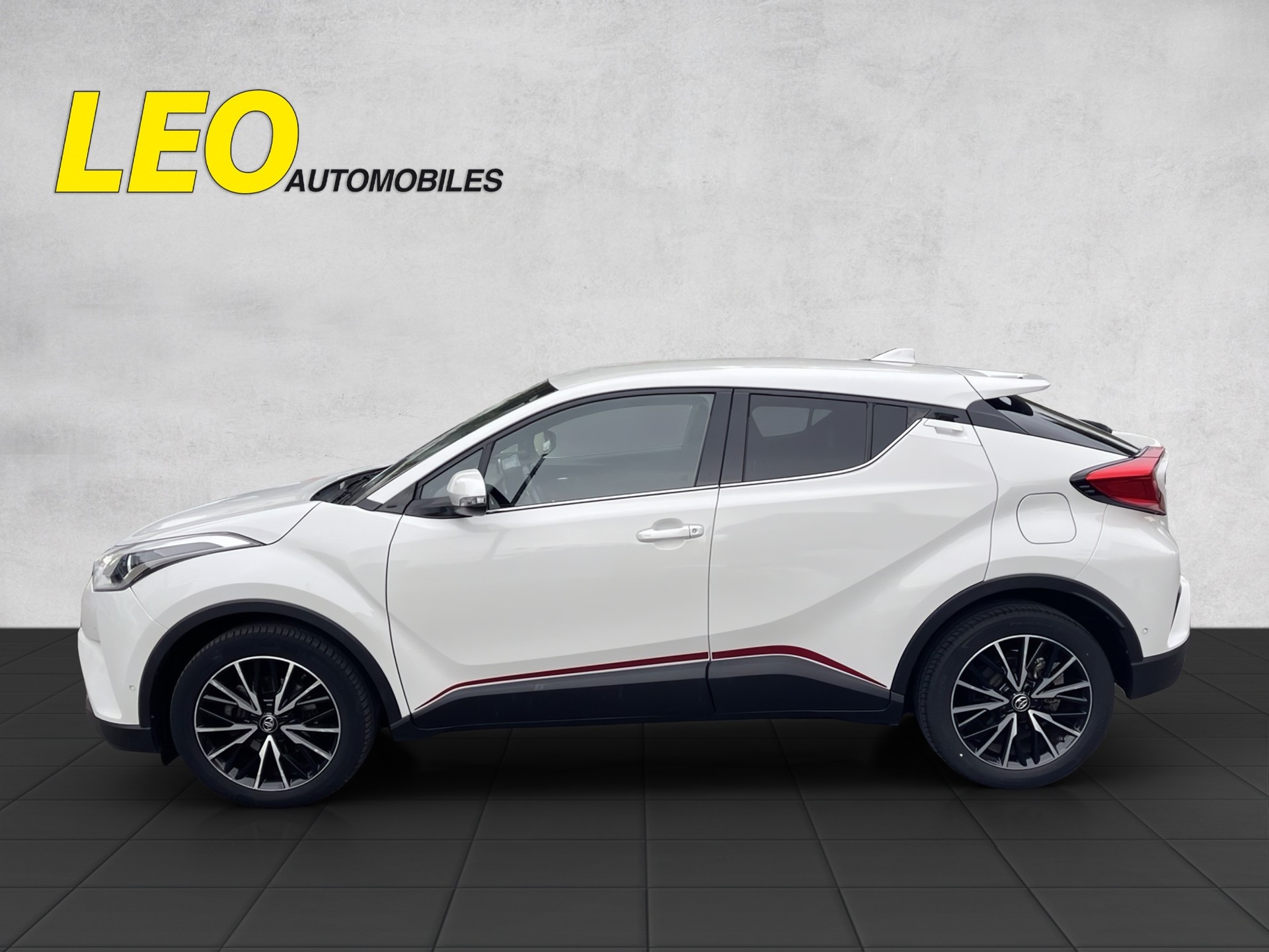 TOYOTA C-HR 1.2 Premium-image-4