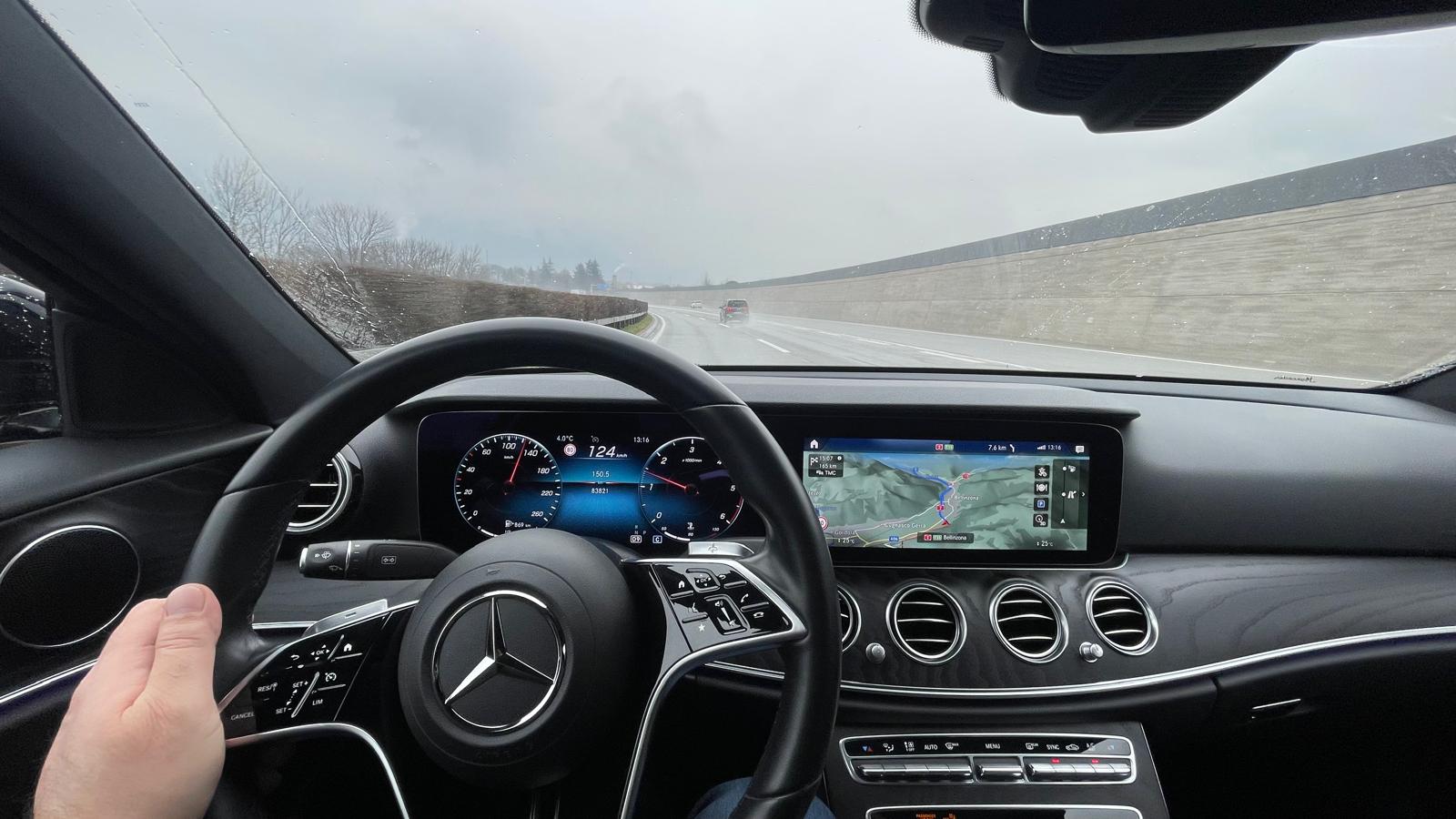MERCEDES-BENZ E 400 d AMG Line 4matic-image-3