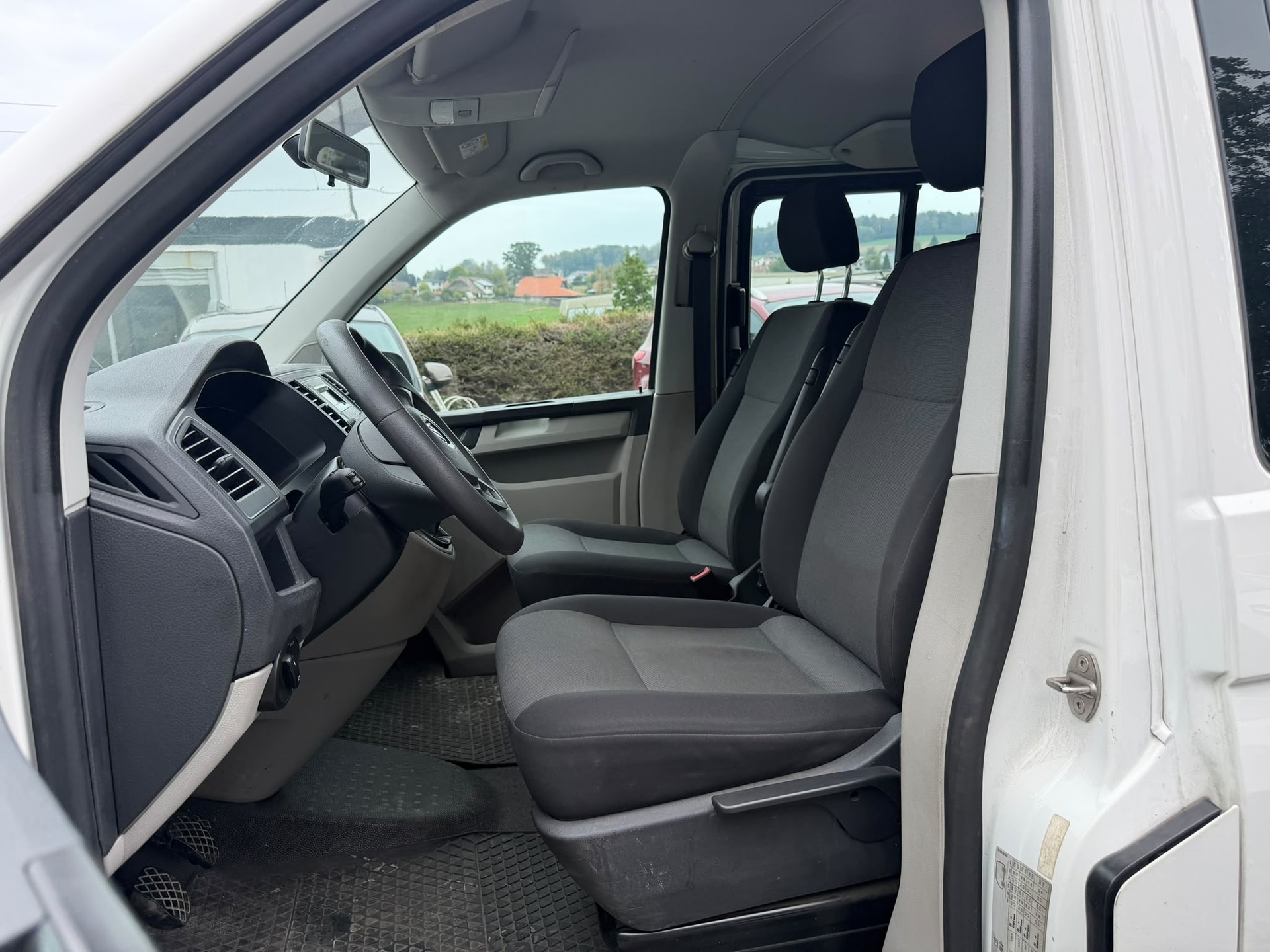 VW T6 2.0 TDI-image-12